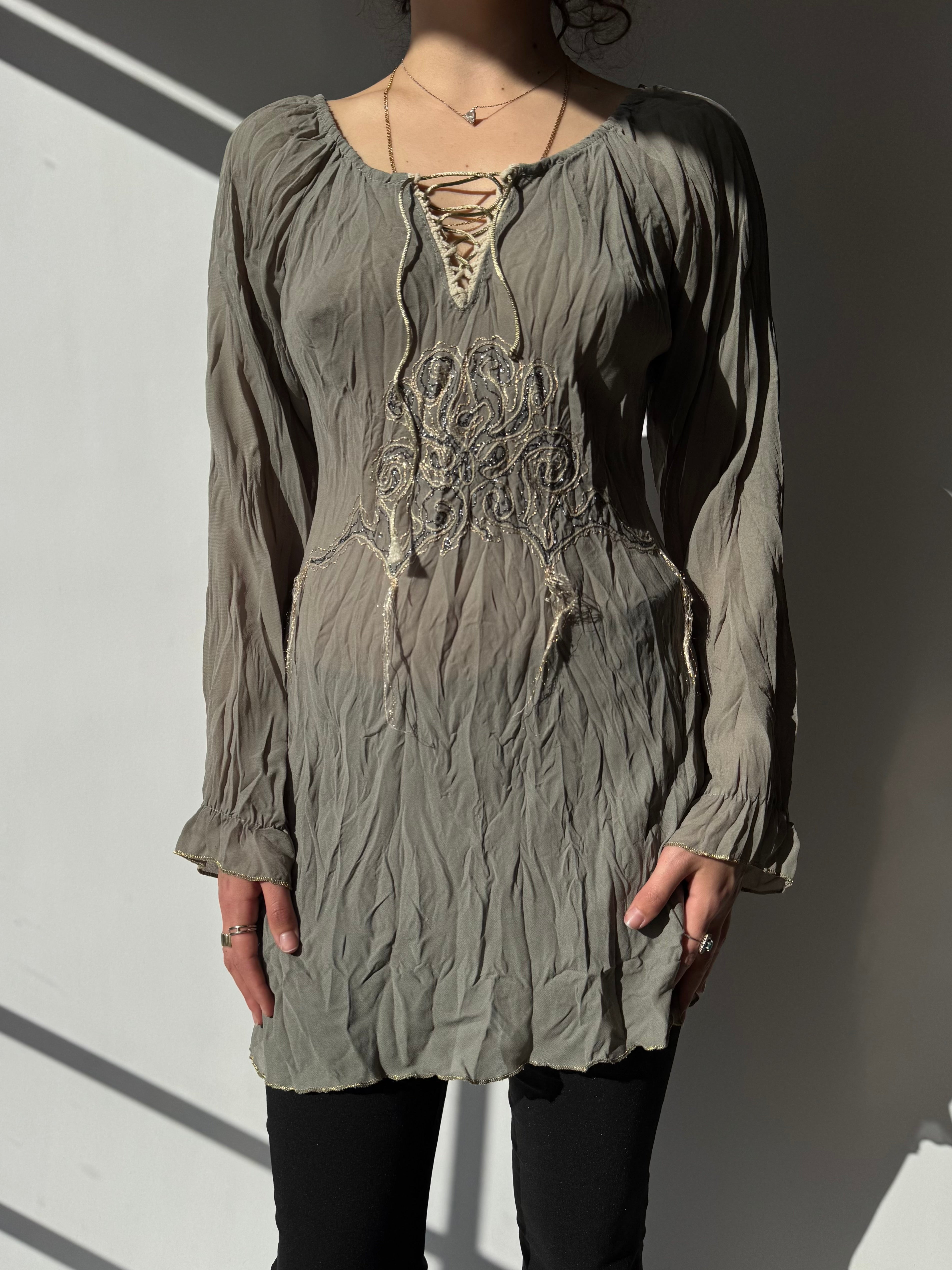 טוניקה בשילוב רקמה (S-M)