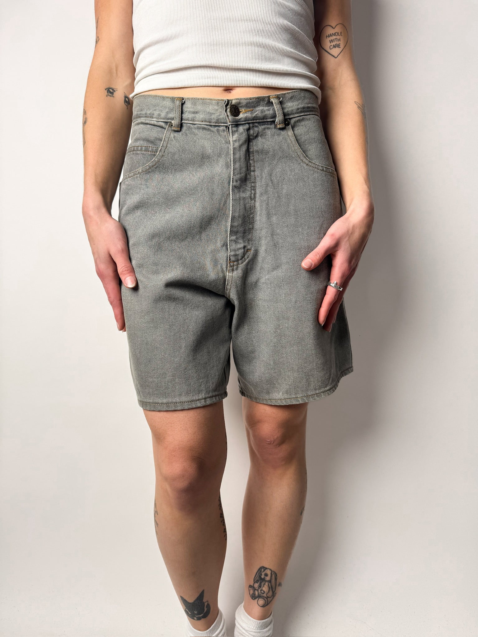 ג׳ינס אפור קצר (36-38)