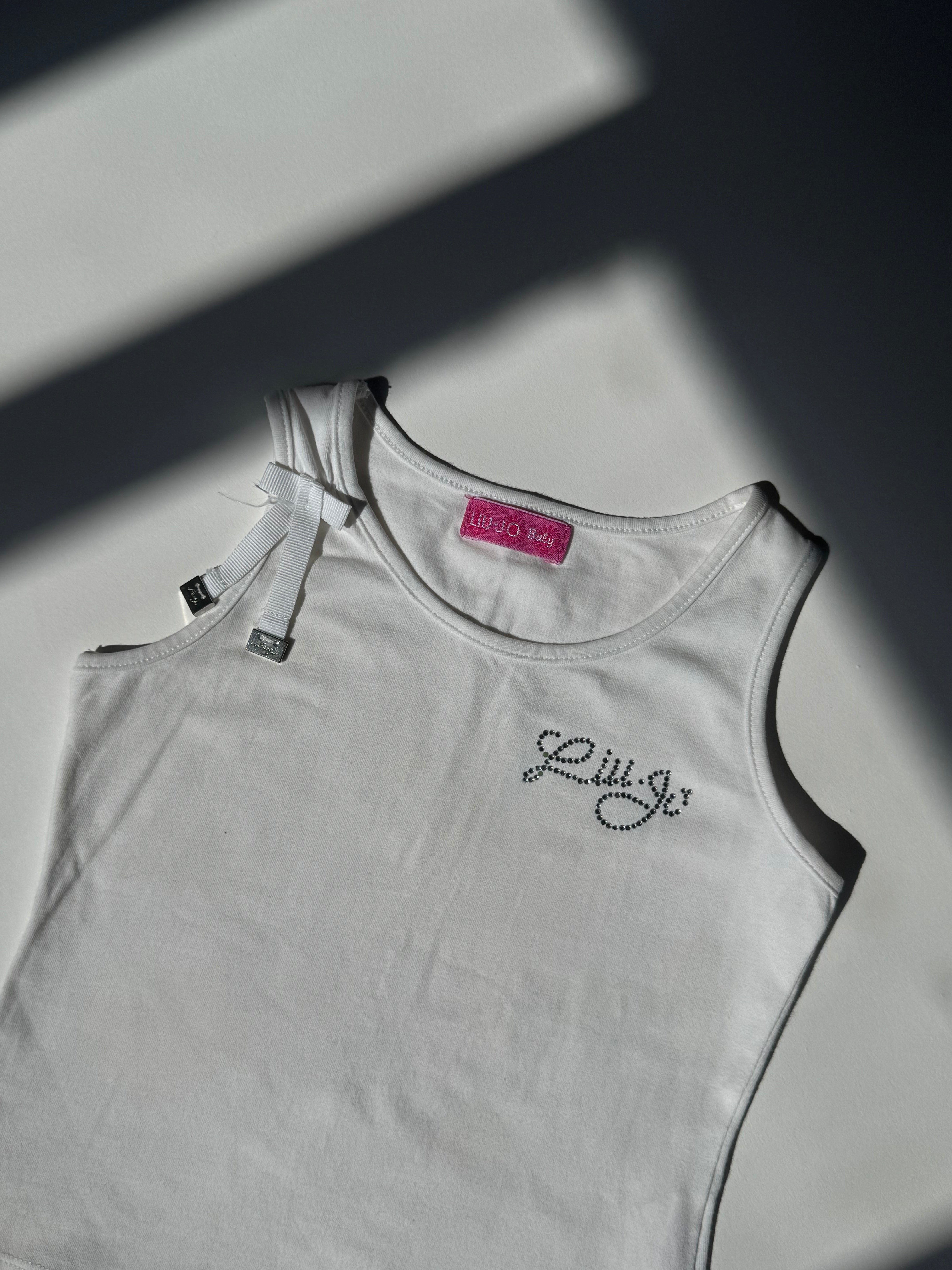 גופיה בשילוב פפיון ונצנצים (2-3 ילדים)