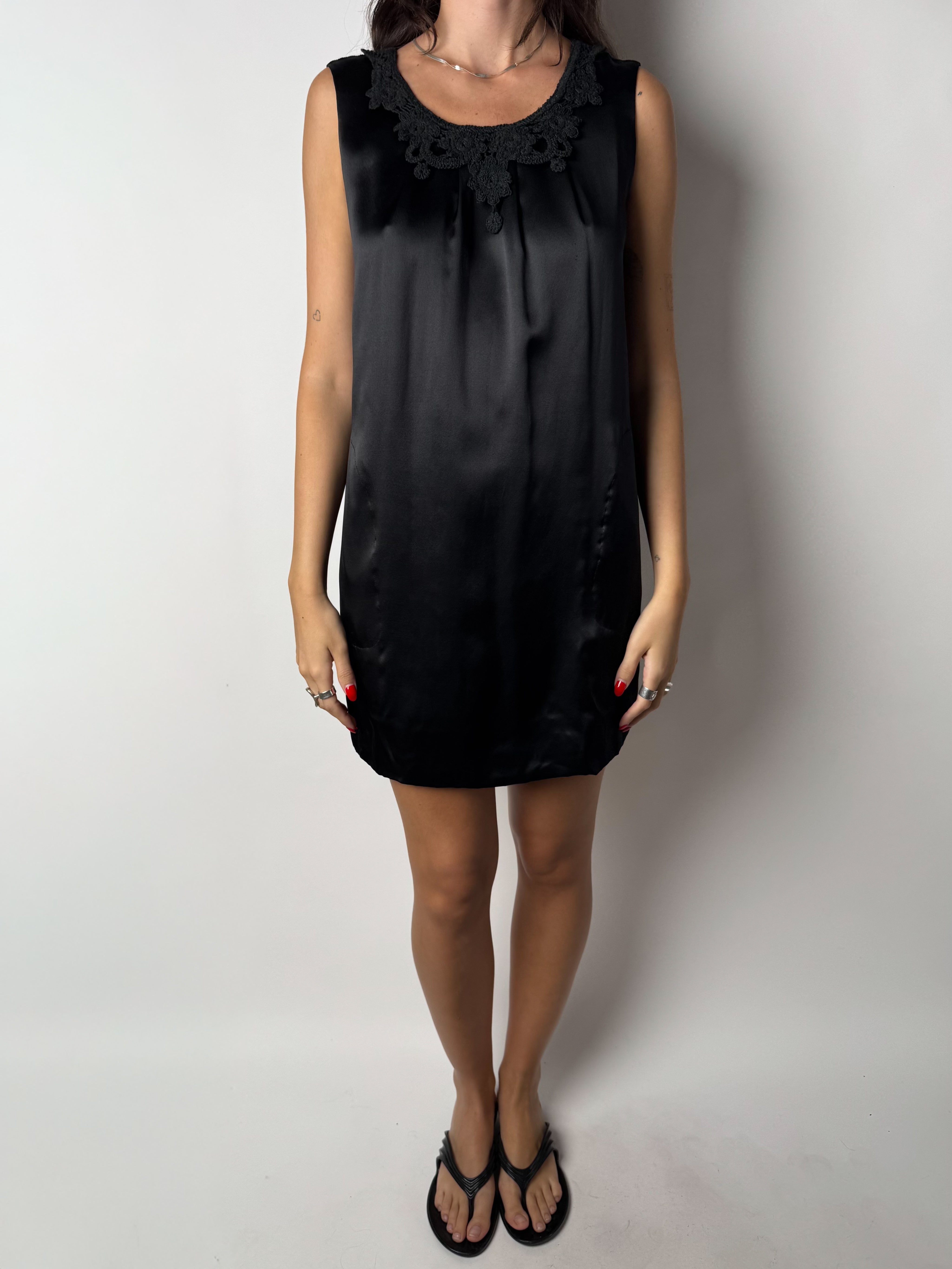 שמלת סאטן בעיטור קרושה Miu Miu (M)