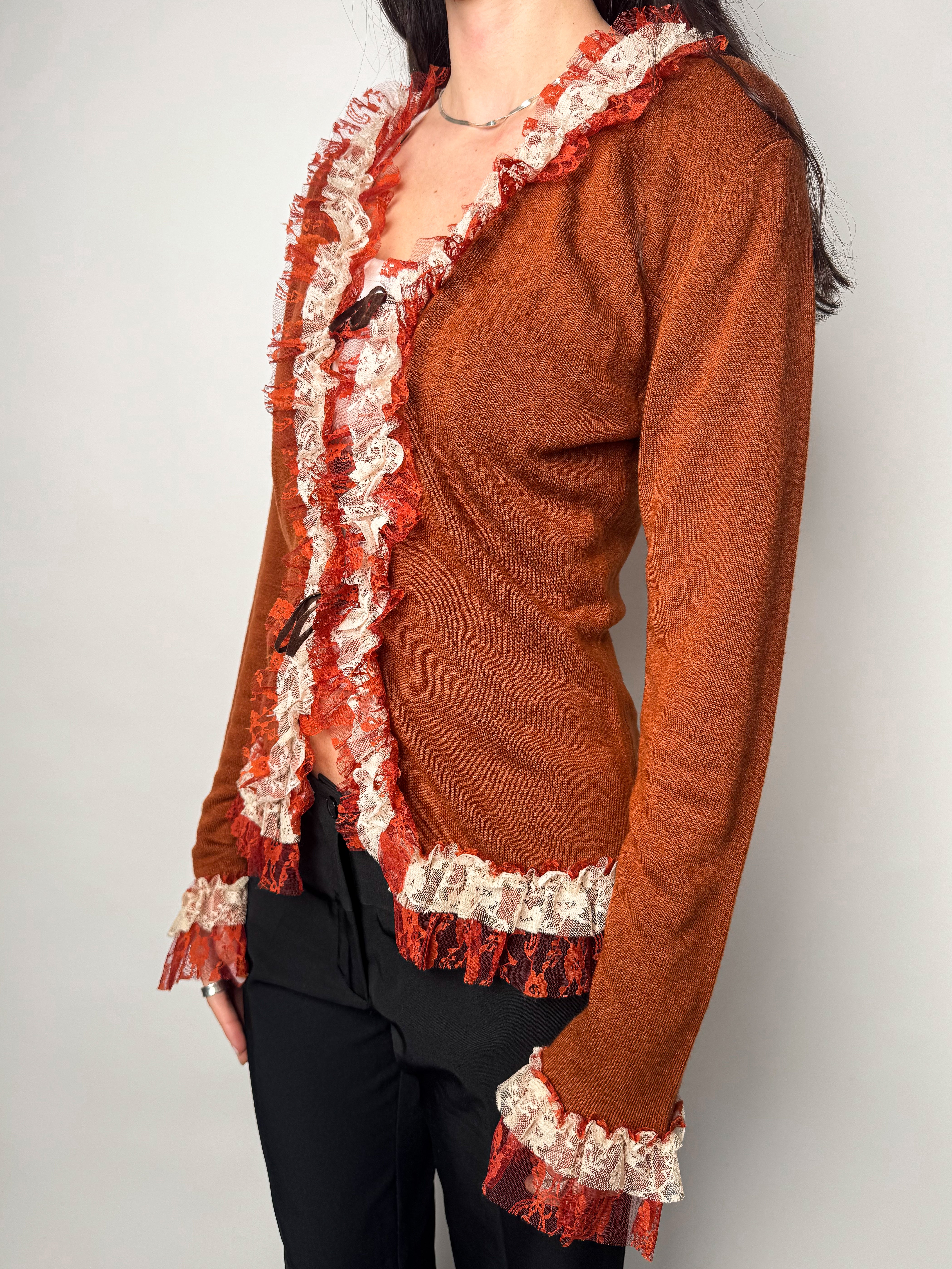 עליונית סרוגה בשילוב מלמלה (M)