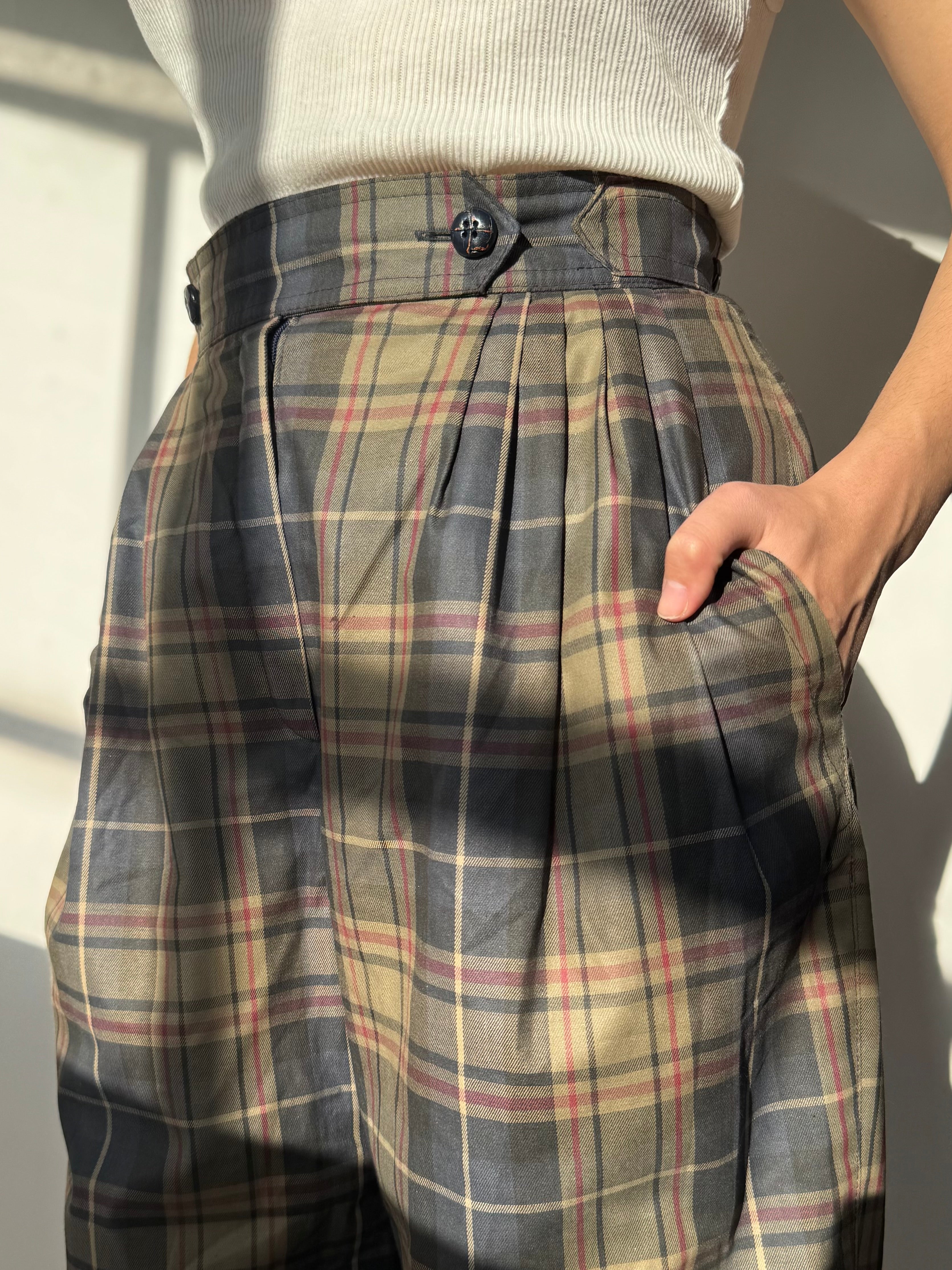 מכנסי משבצות בגזרה רחבה (34)