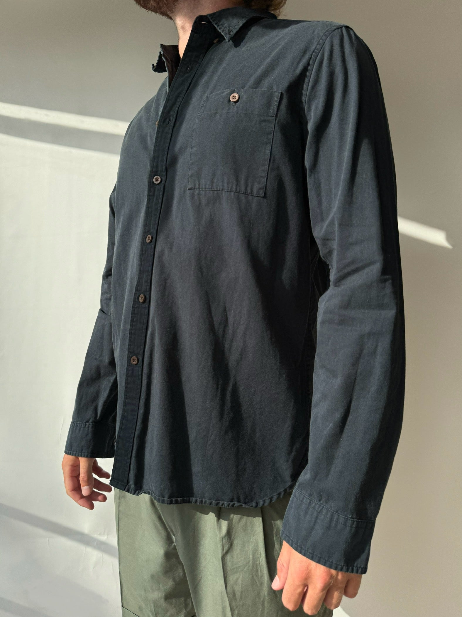 חולצה מכופתרת כחול כהה (L)