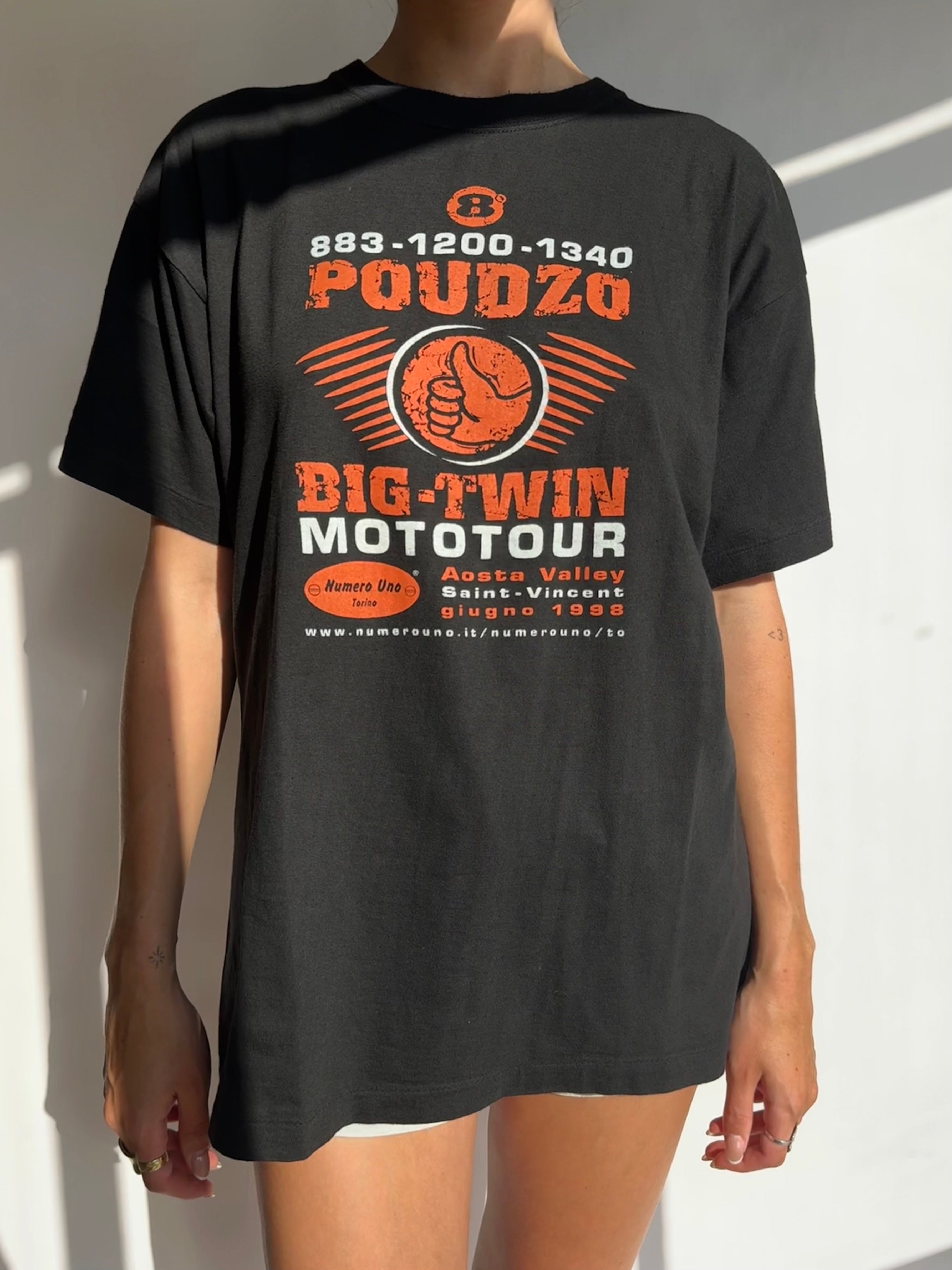 טי שרט שחורה בהדפס (M)