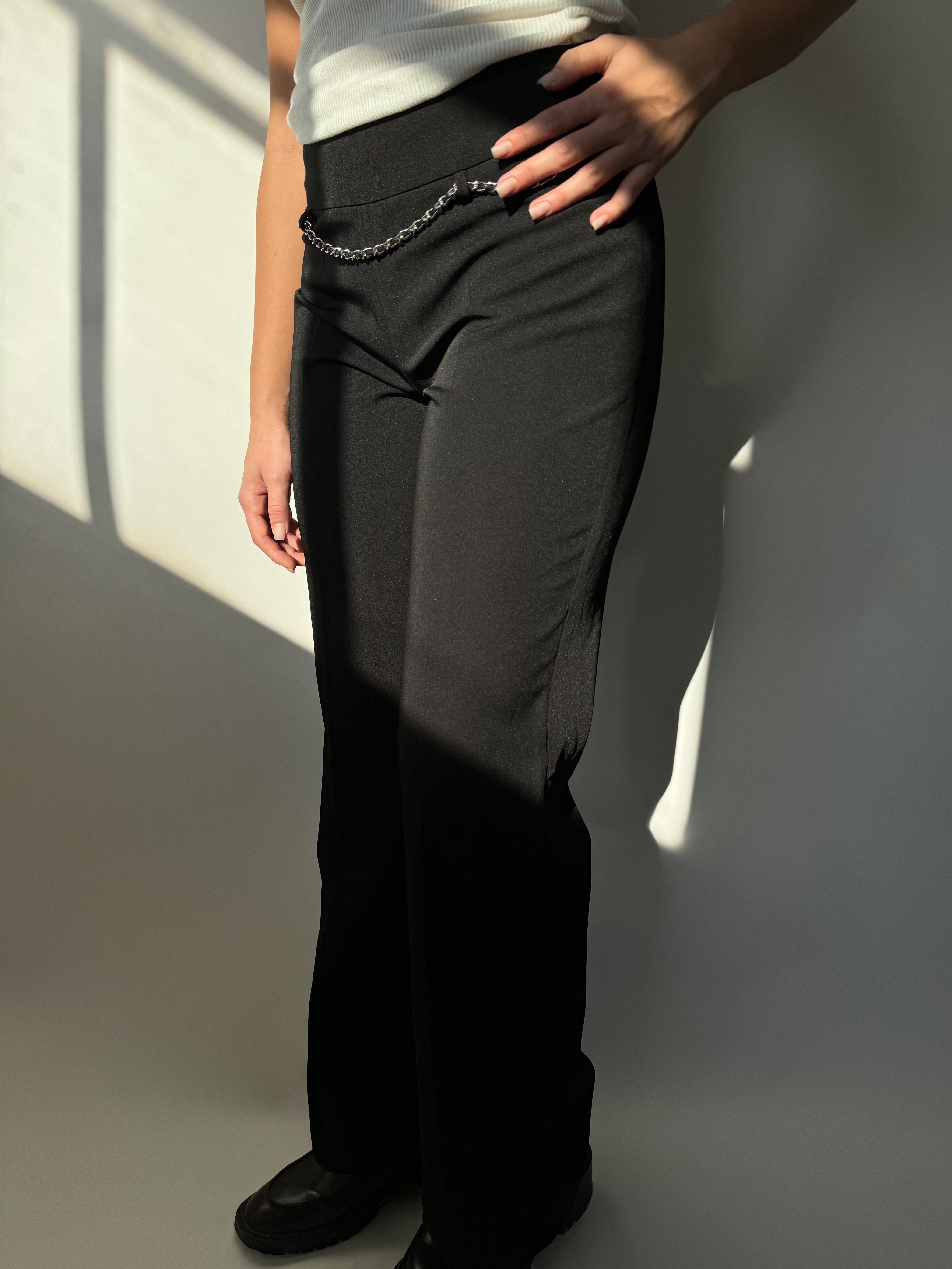 מכנסיים מחויטים בשילוב שלשלאה (38)