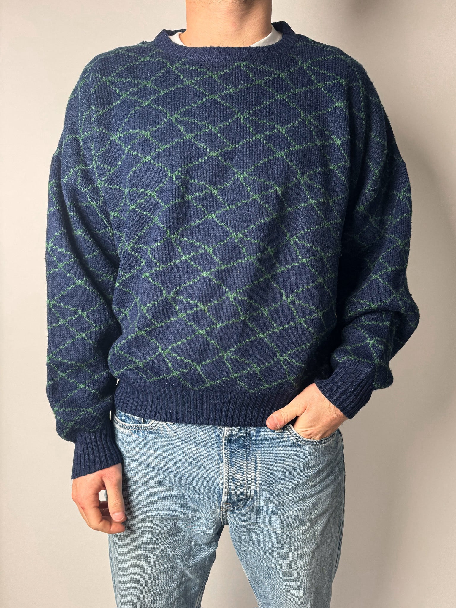 סריג מעויינים (L)