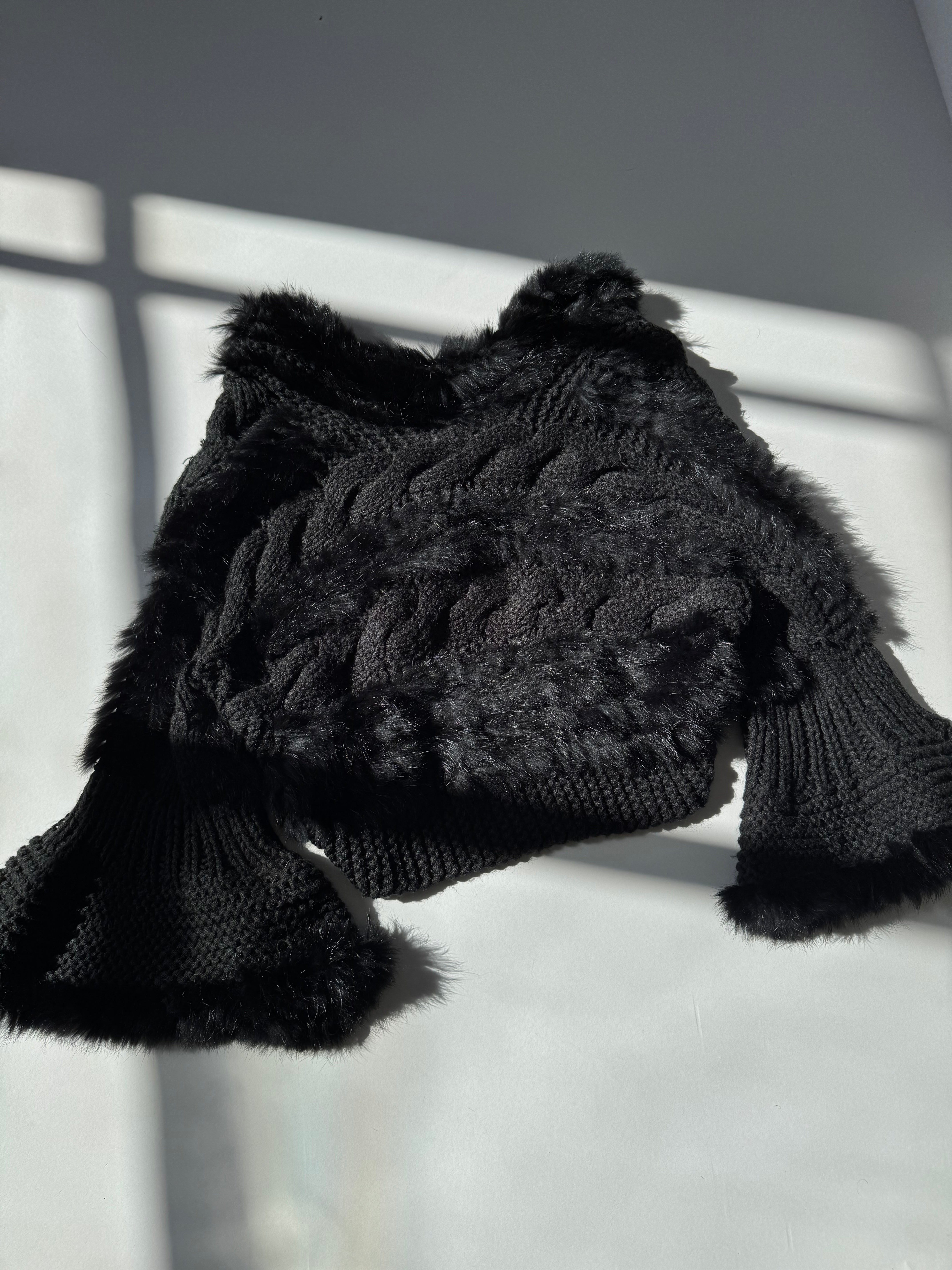 עליונית סרוגה בשילוב פרוות ארנב (M)