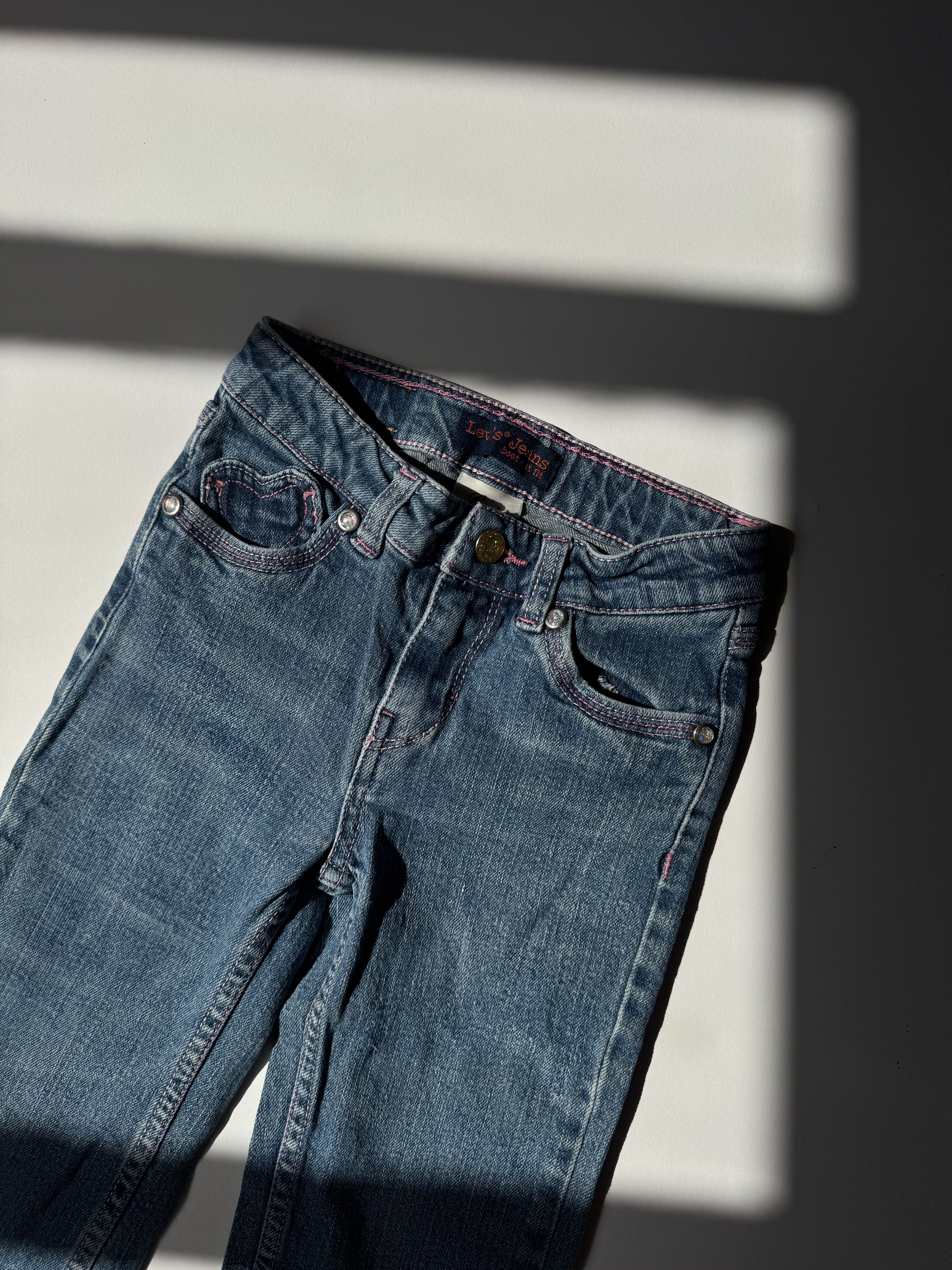 ג׳ינס בגזרת בוטקאט Levi's (5-6 ילדות)