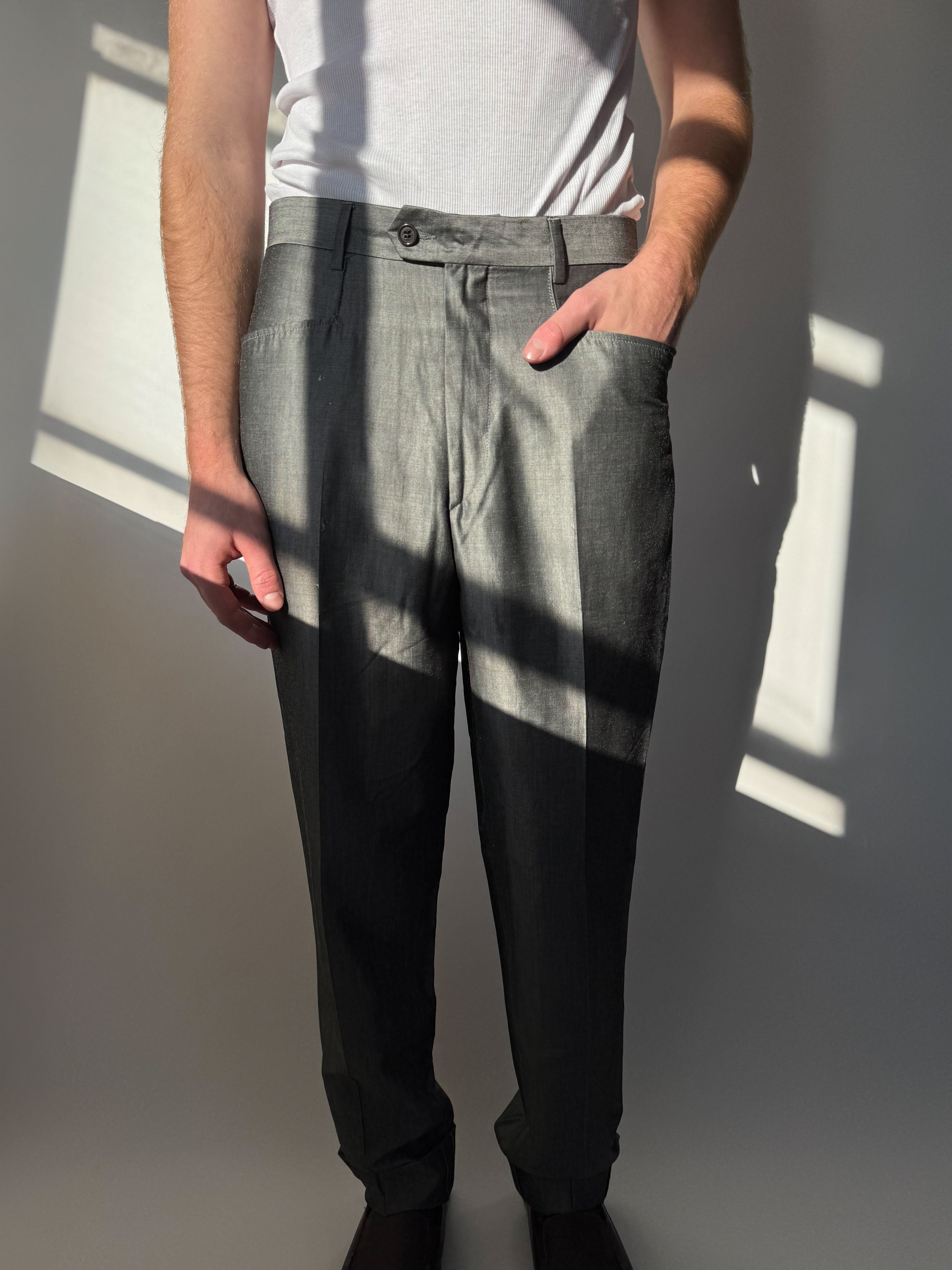 מכנסיים מחויטים כסופים (44)