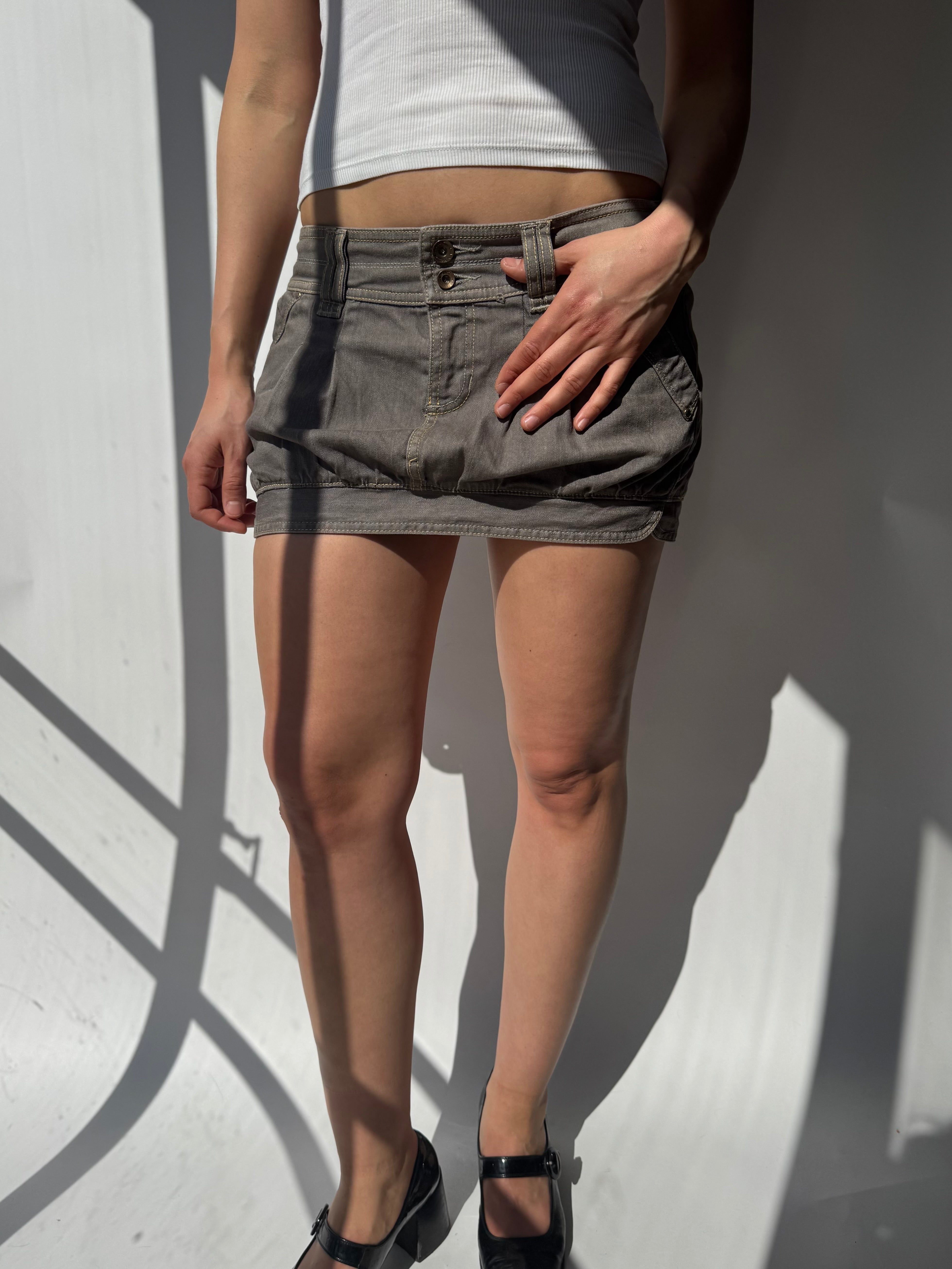 חצאית ג׳ינס קצרה (38-40)