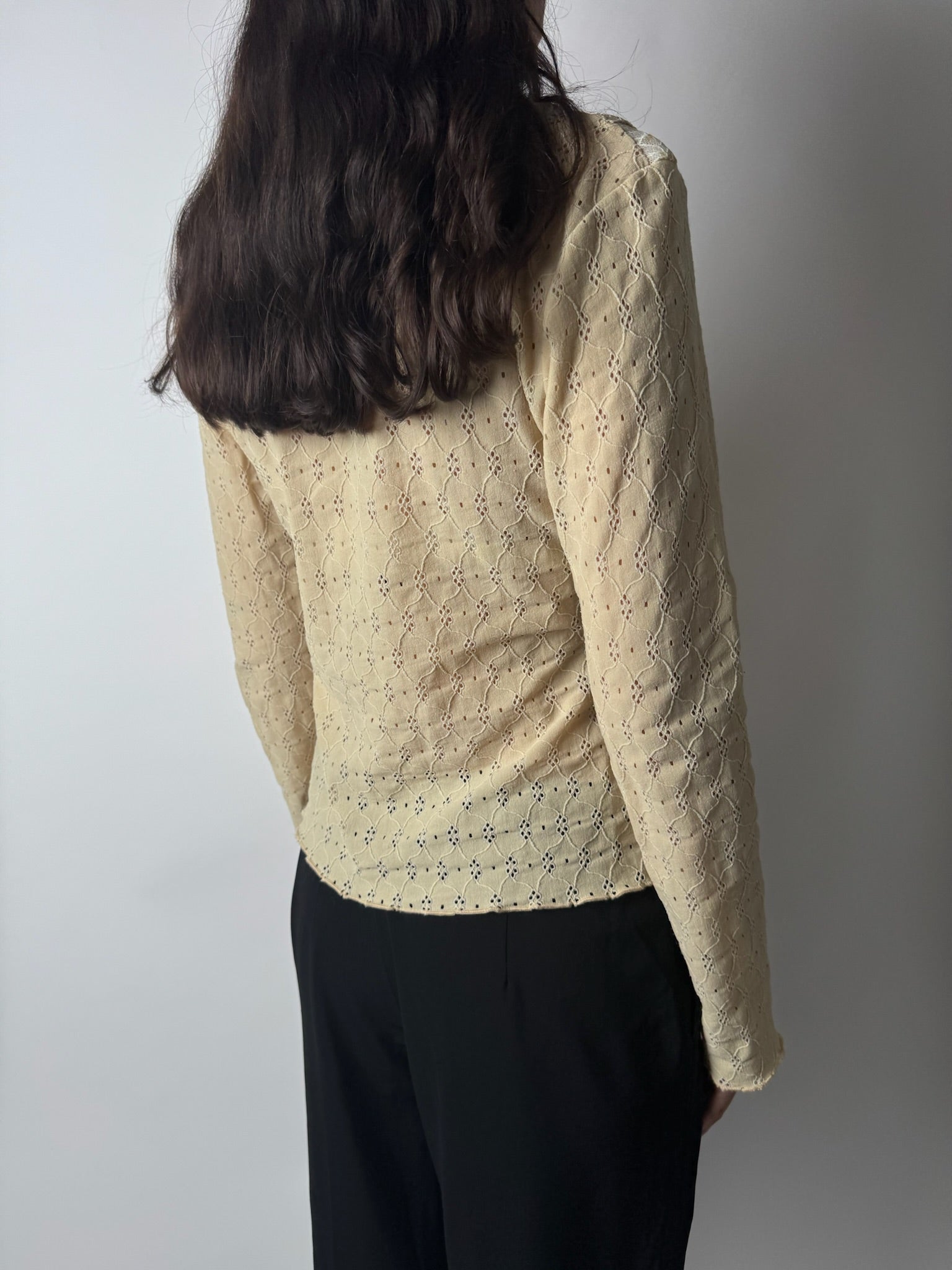 חולצת תחרה בגוון שמנת-ורדרד (M)