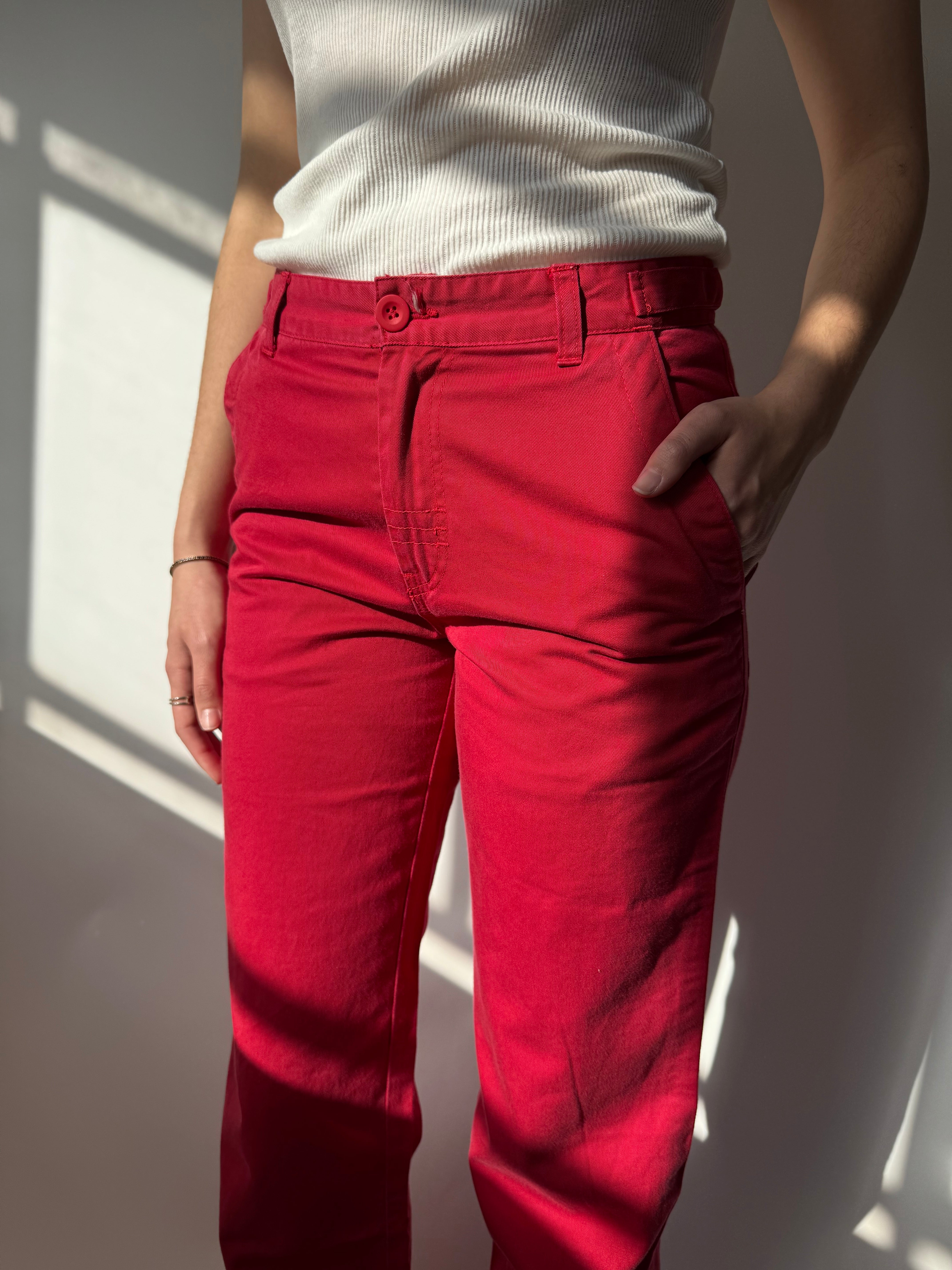 מכנסי צ׳ינו אדומים (36)