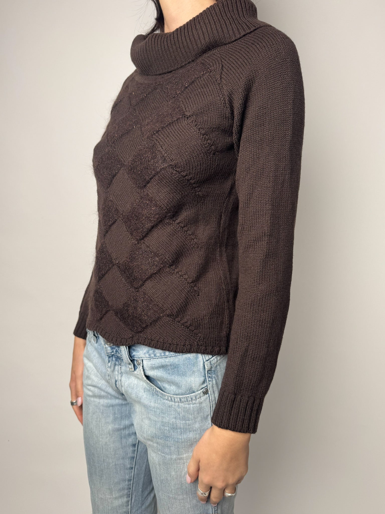 סריג חום כהה מעויינים (S)