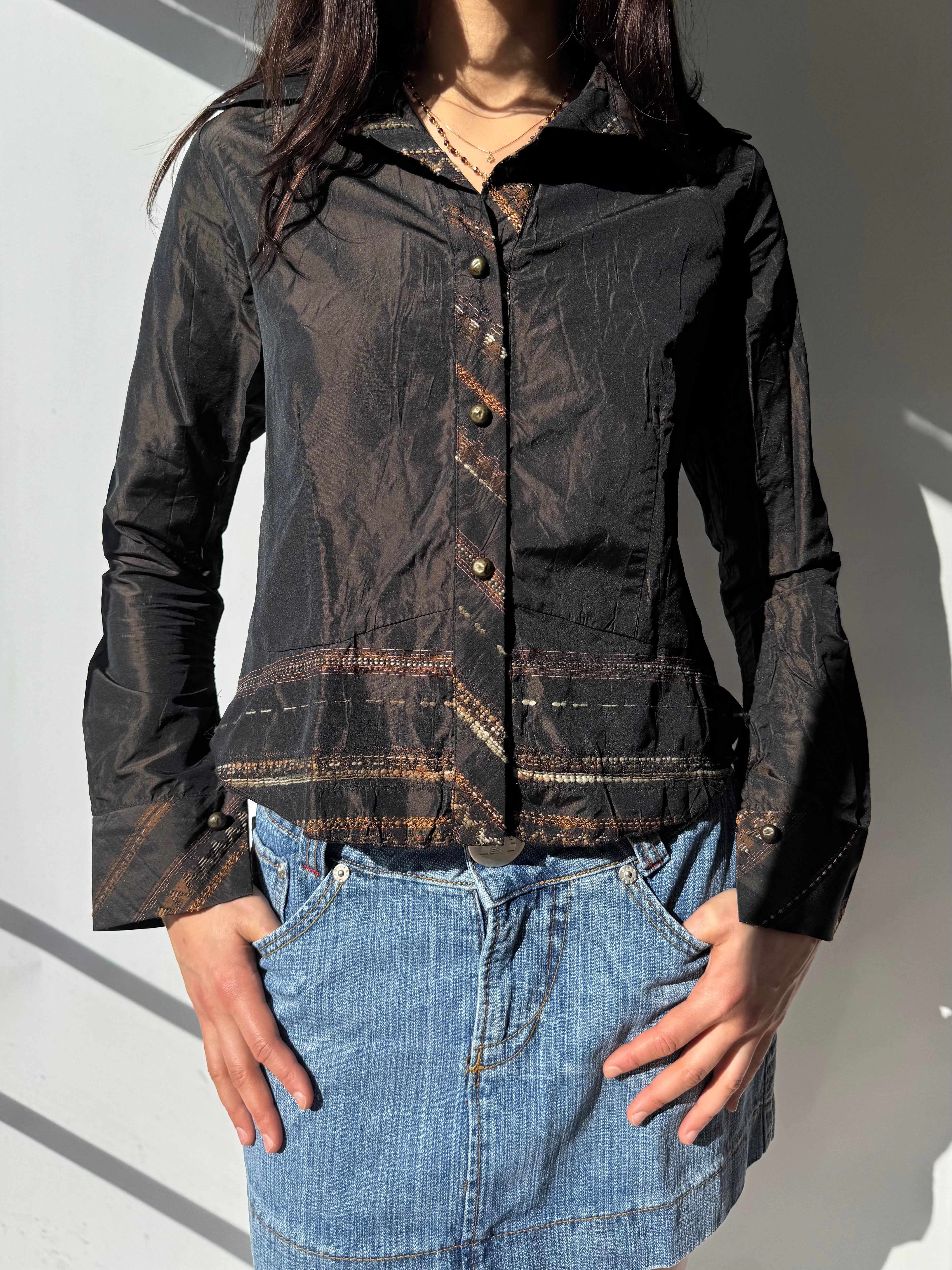 חולצה מכופתרת בשילוב רקמה (M)