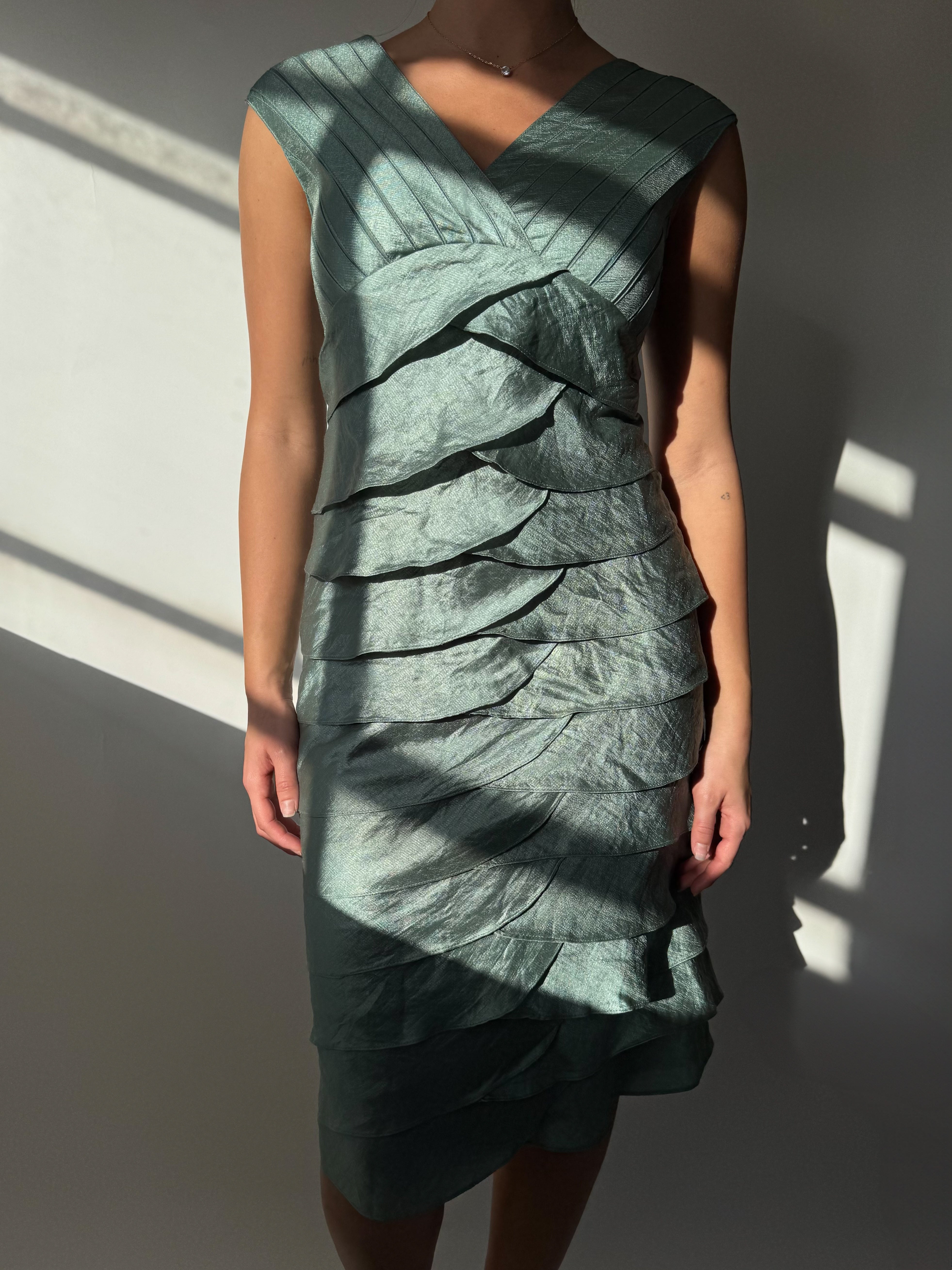 שמלת שכבות מטאלית (M-L)