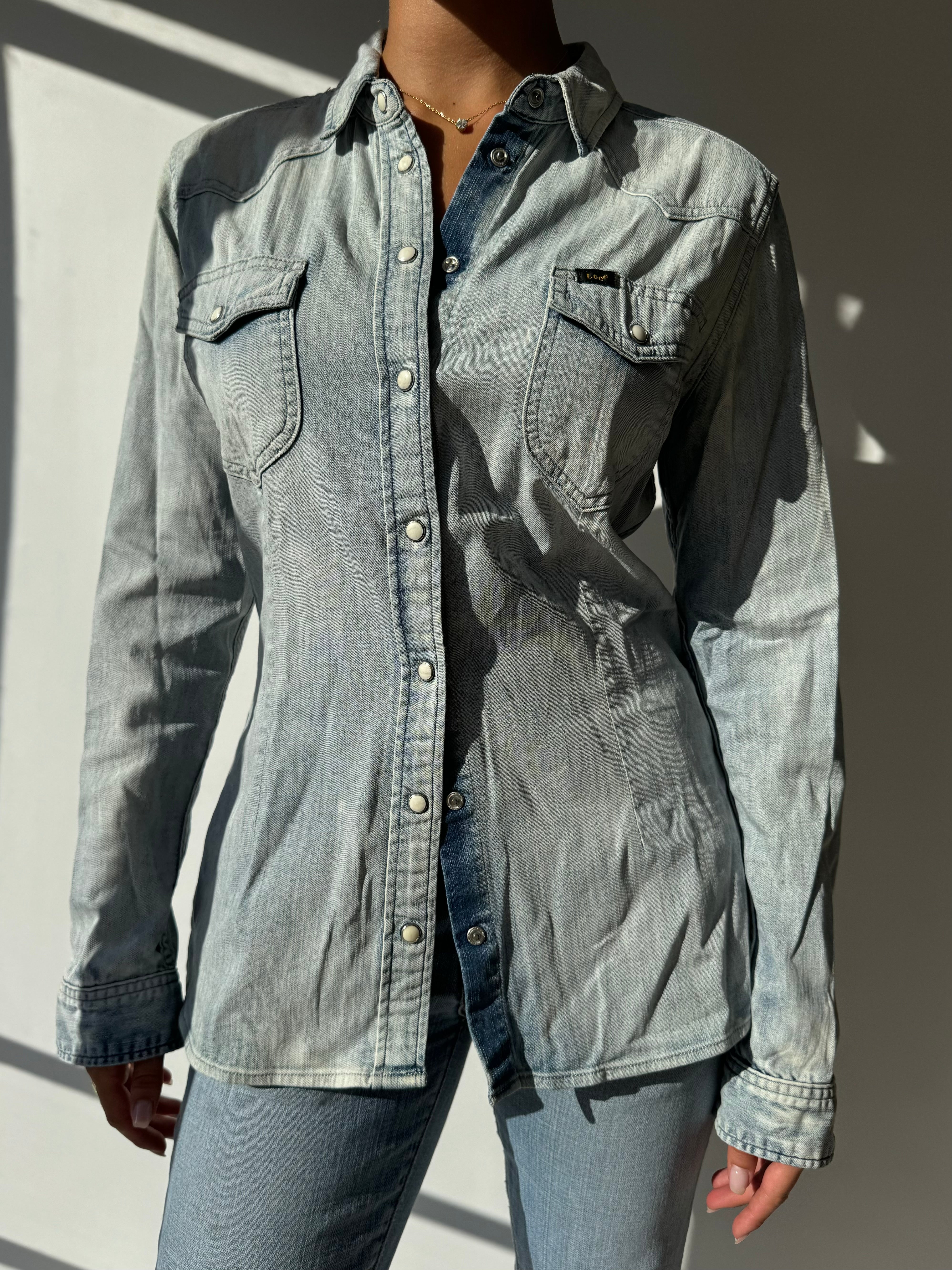 חולצת ג׳ינס מכופתרת Lee (M)