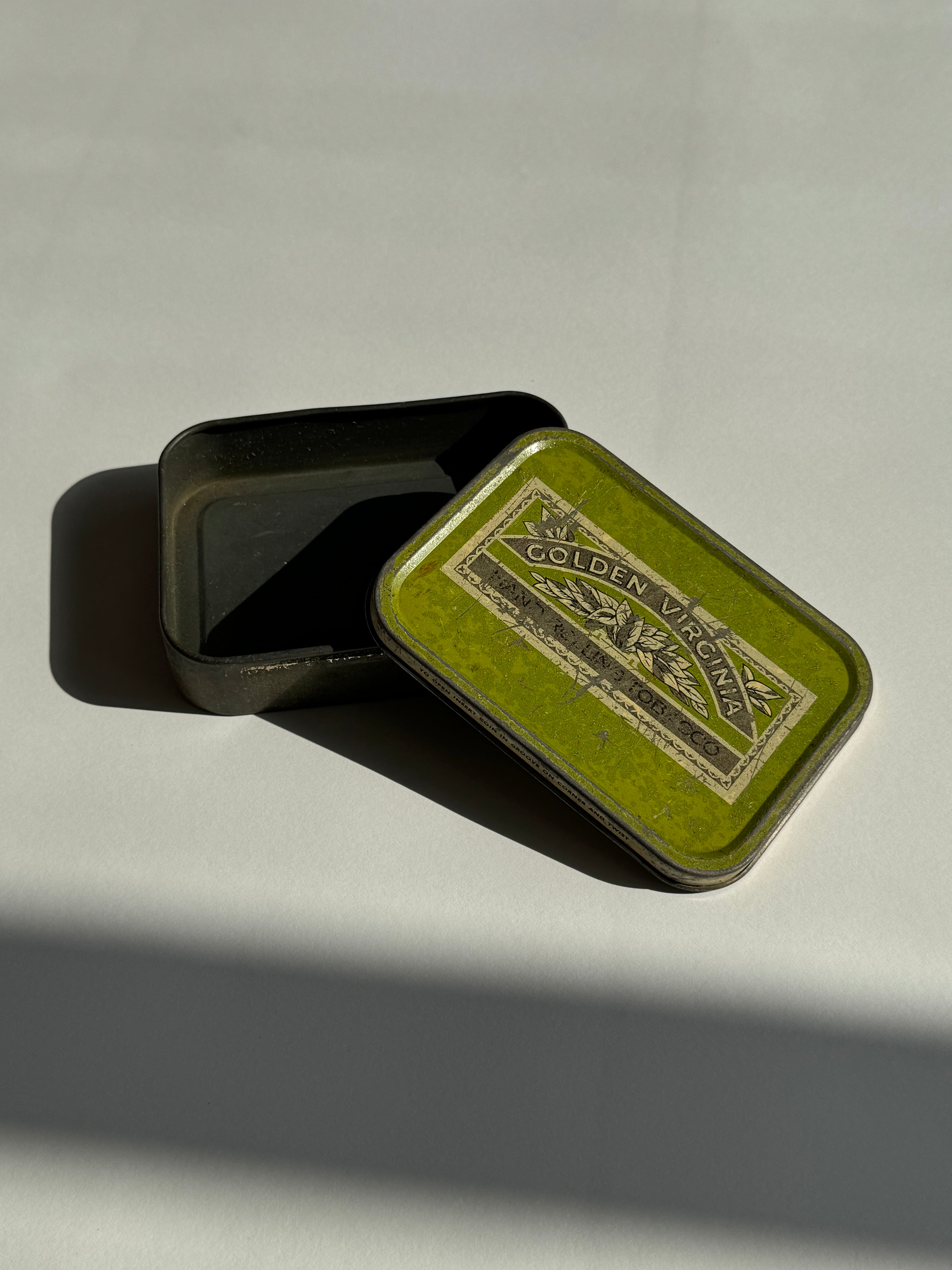 קופסת טבק וינטג׳ גולדן ורג׳יניה