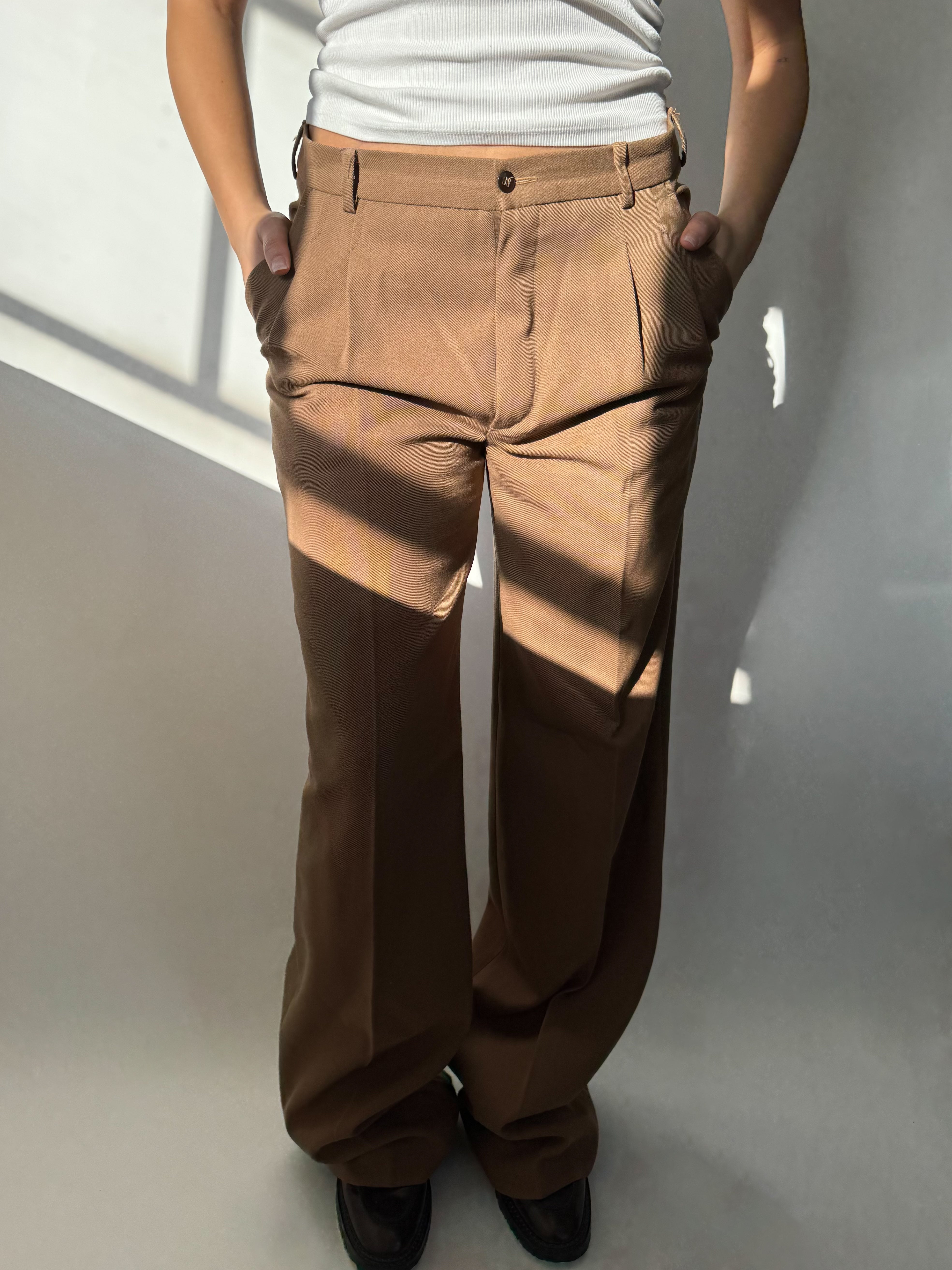 מכנסיים מחויטים בגזרה ישרה (38-40)