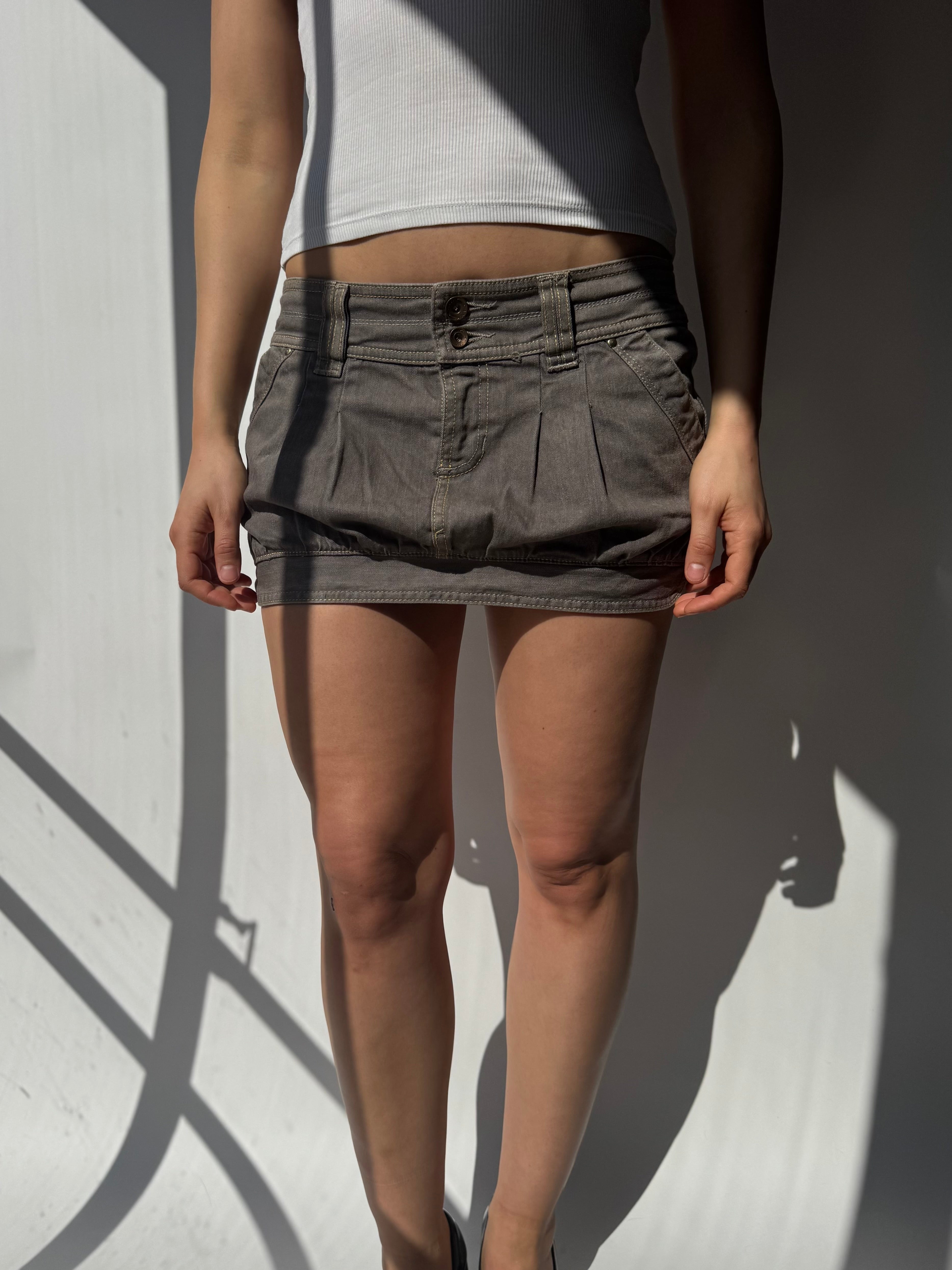 חצאית ג׳ינס קצרה (38-40)