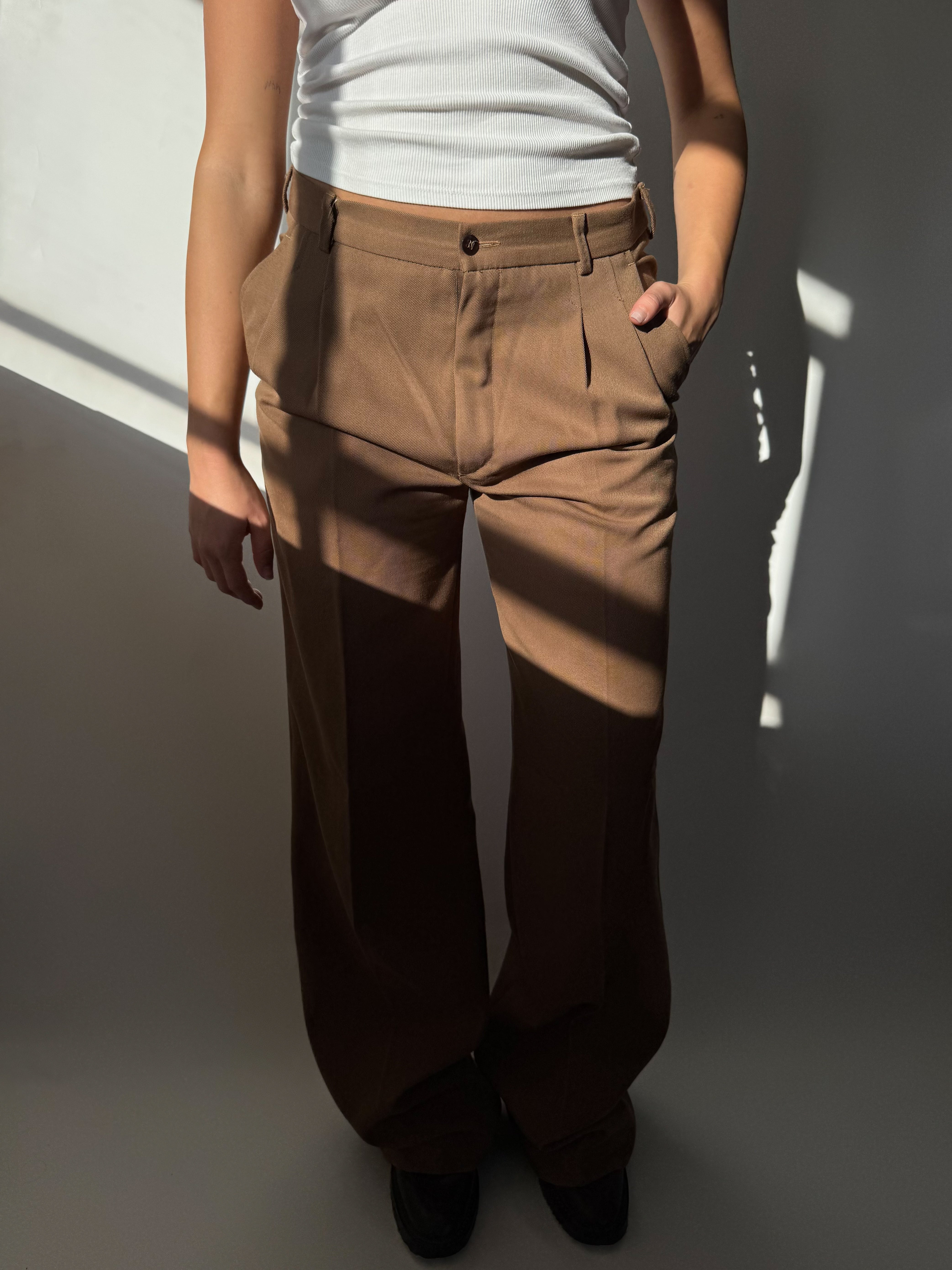 מכנסיים מחויטים בגזרה ישרה (38-40)