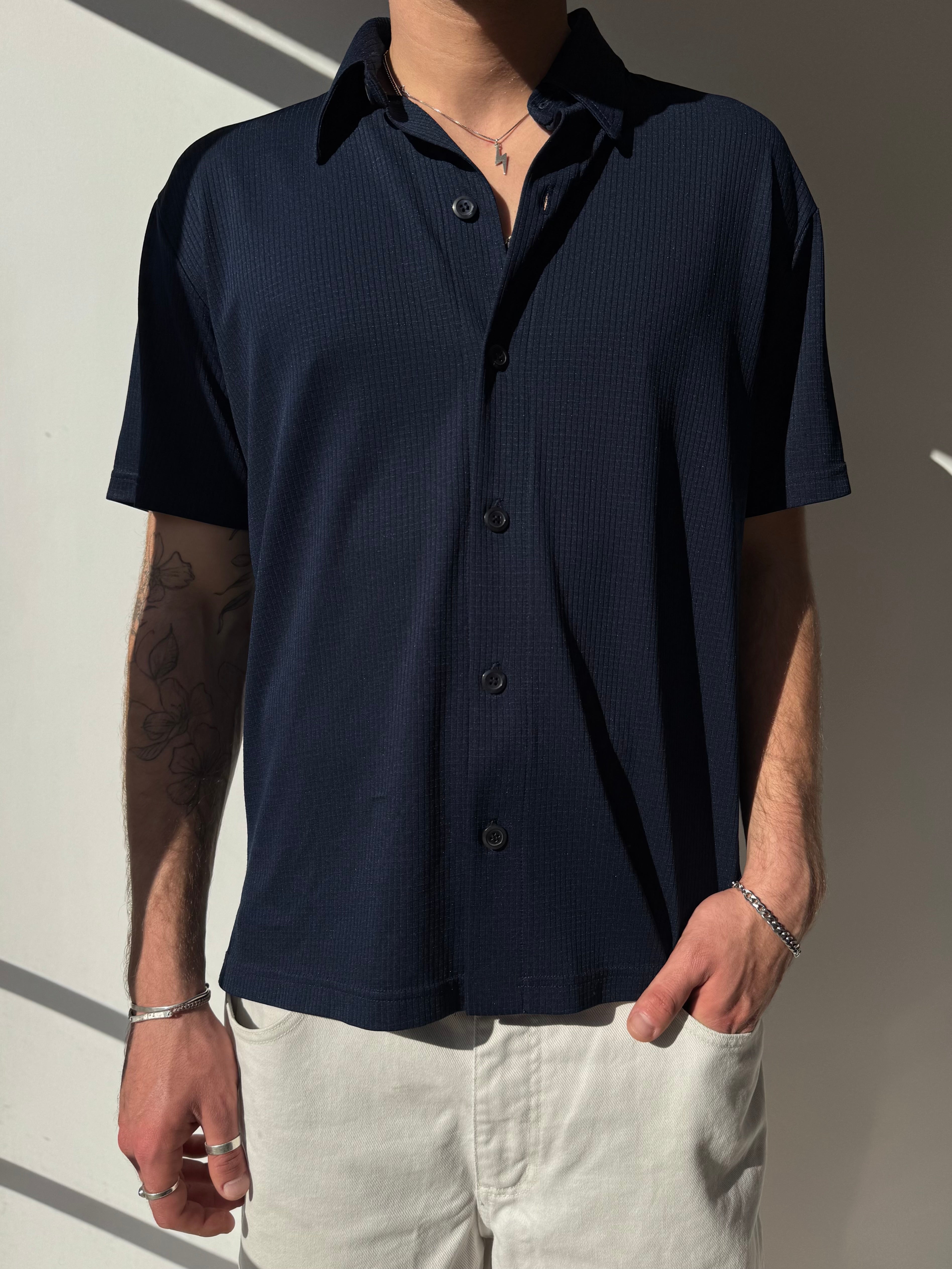 חולצה מכופתרת בטקסטורה (L)