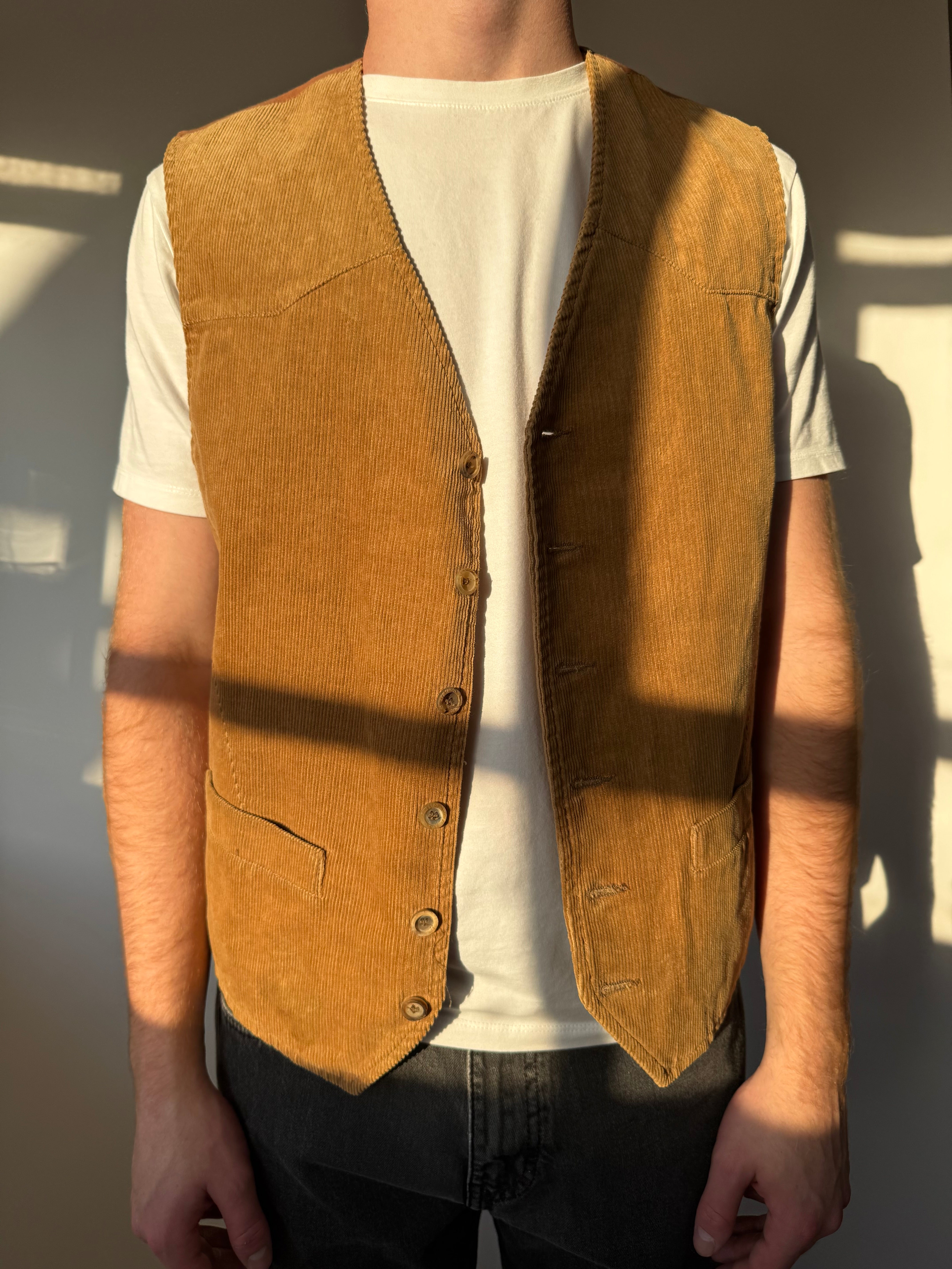 וסט קורדרוי קאמל Marlboro Classics (L)