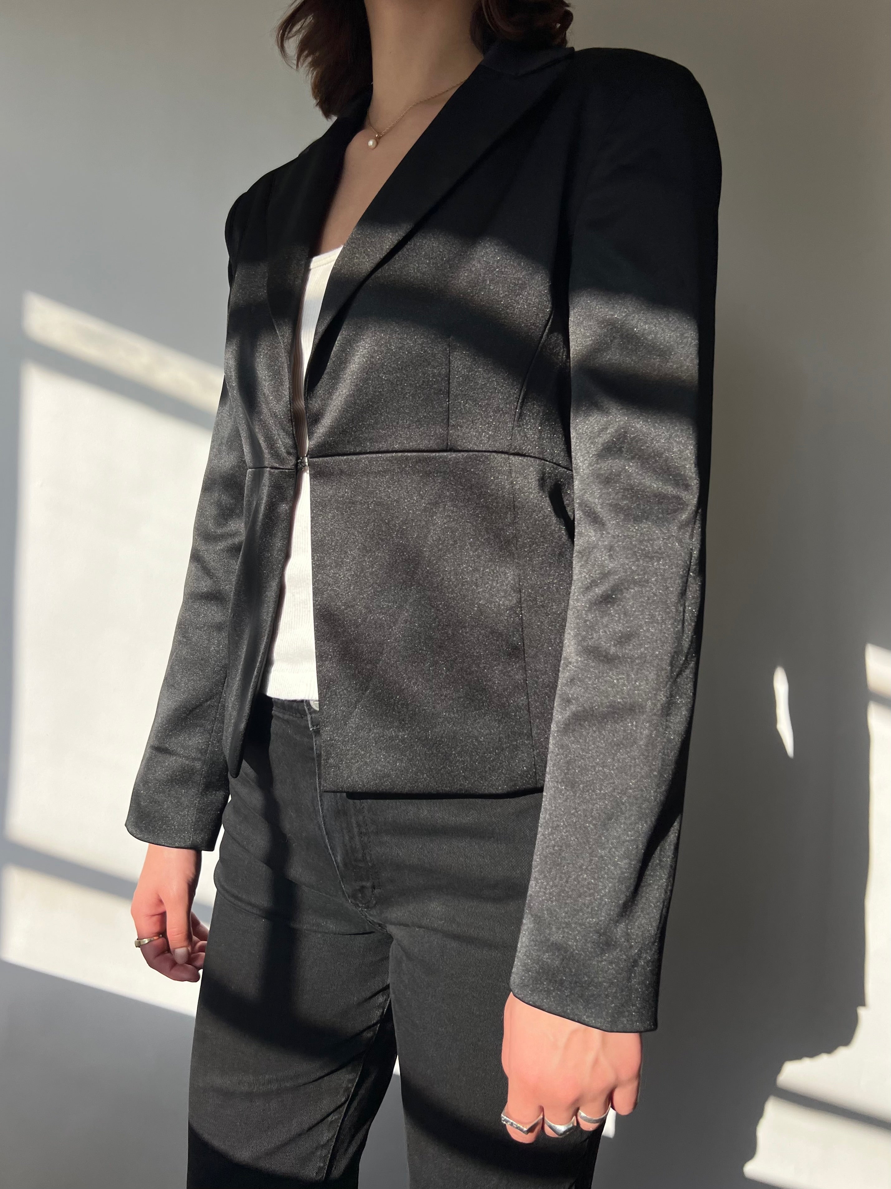 בלייזר שחור מבריק (S)