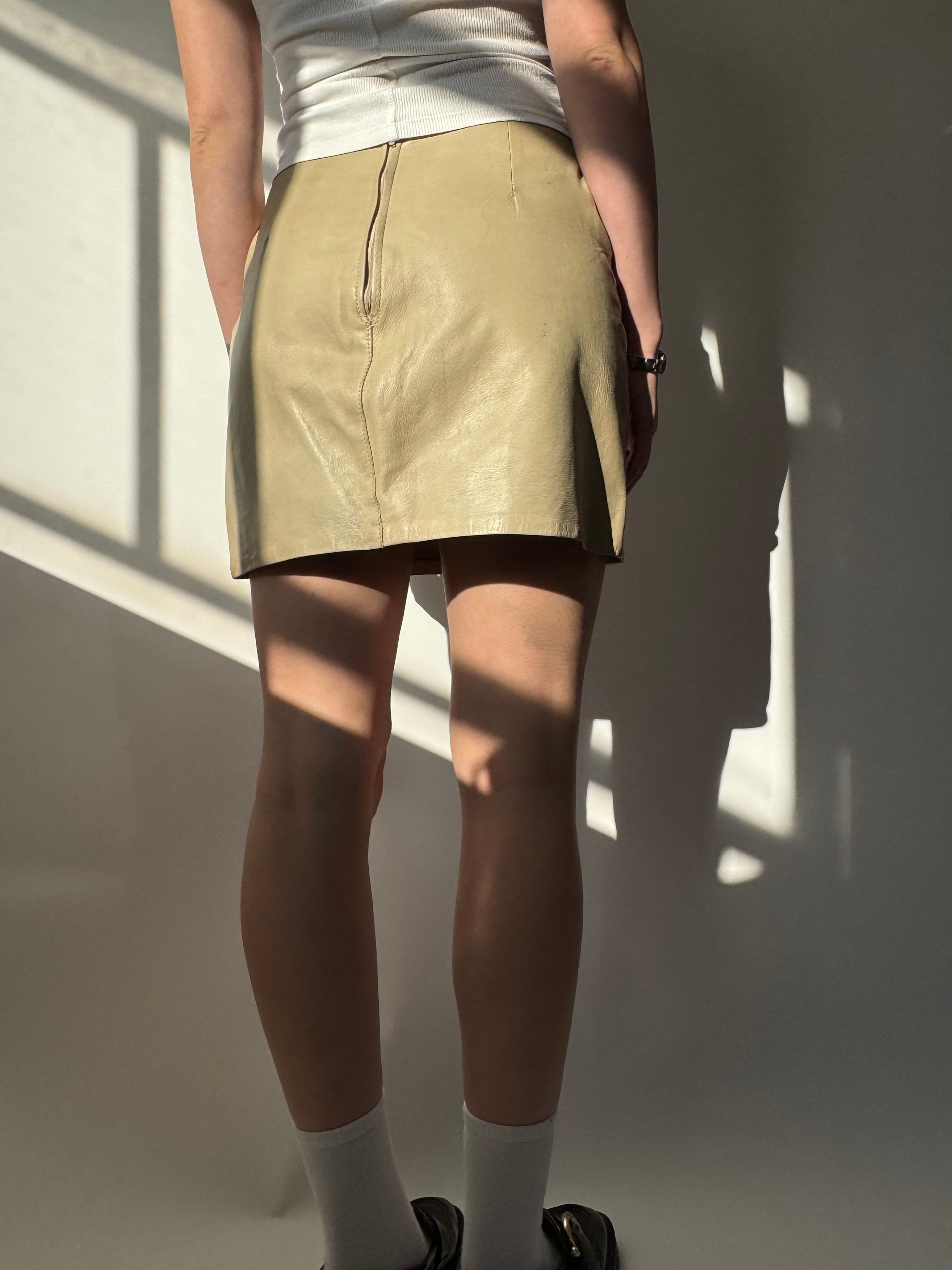 חצאית מיני עור (36)