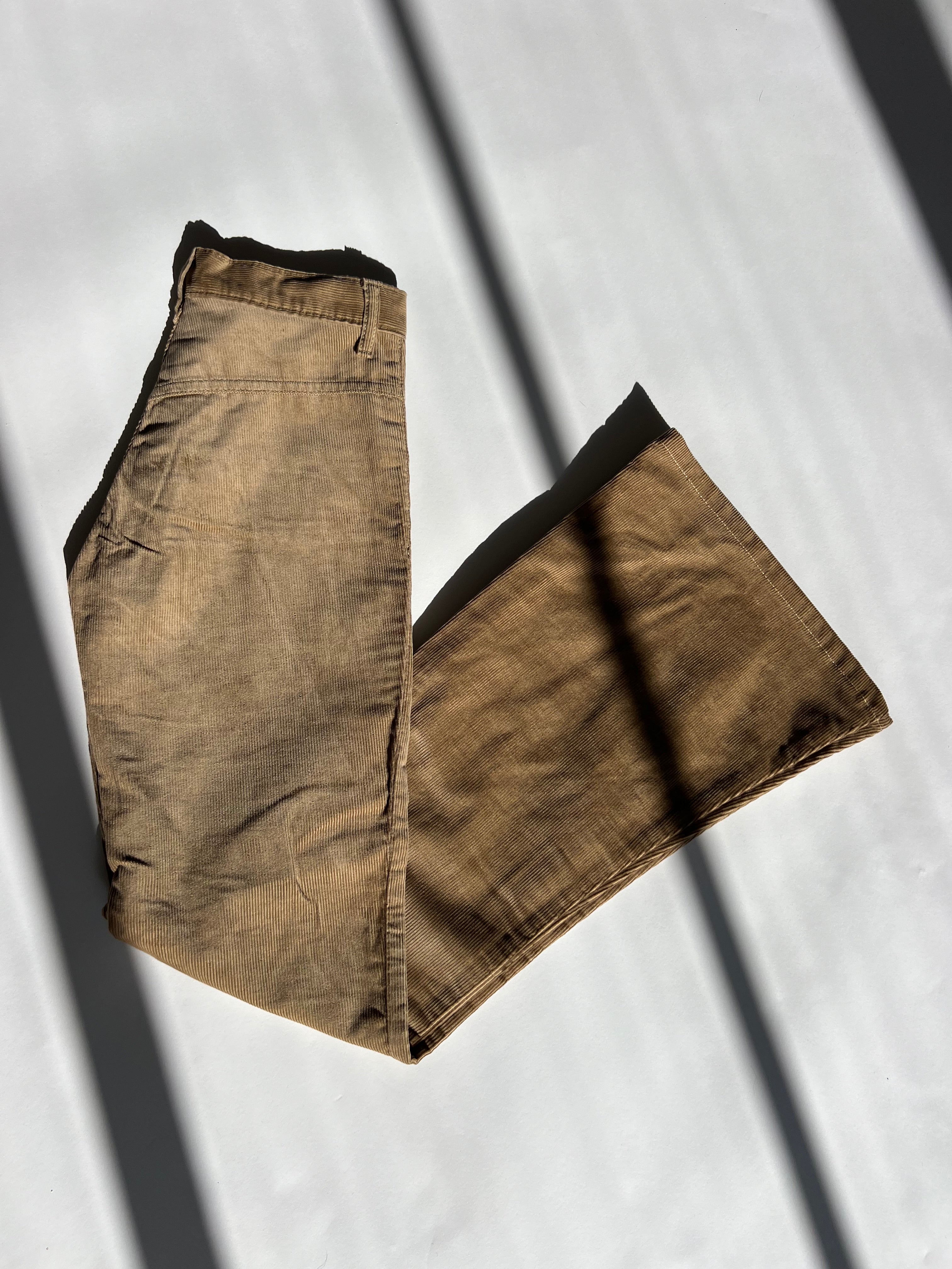 מכנסי קורדרוי בגזרה מתרחבת (30)