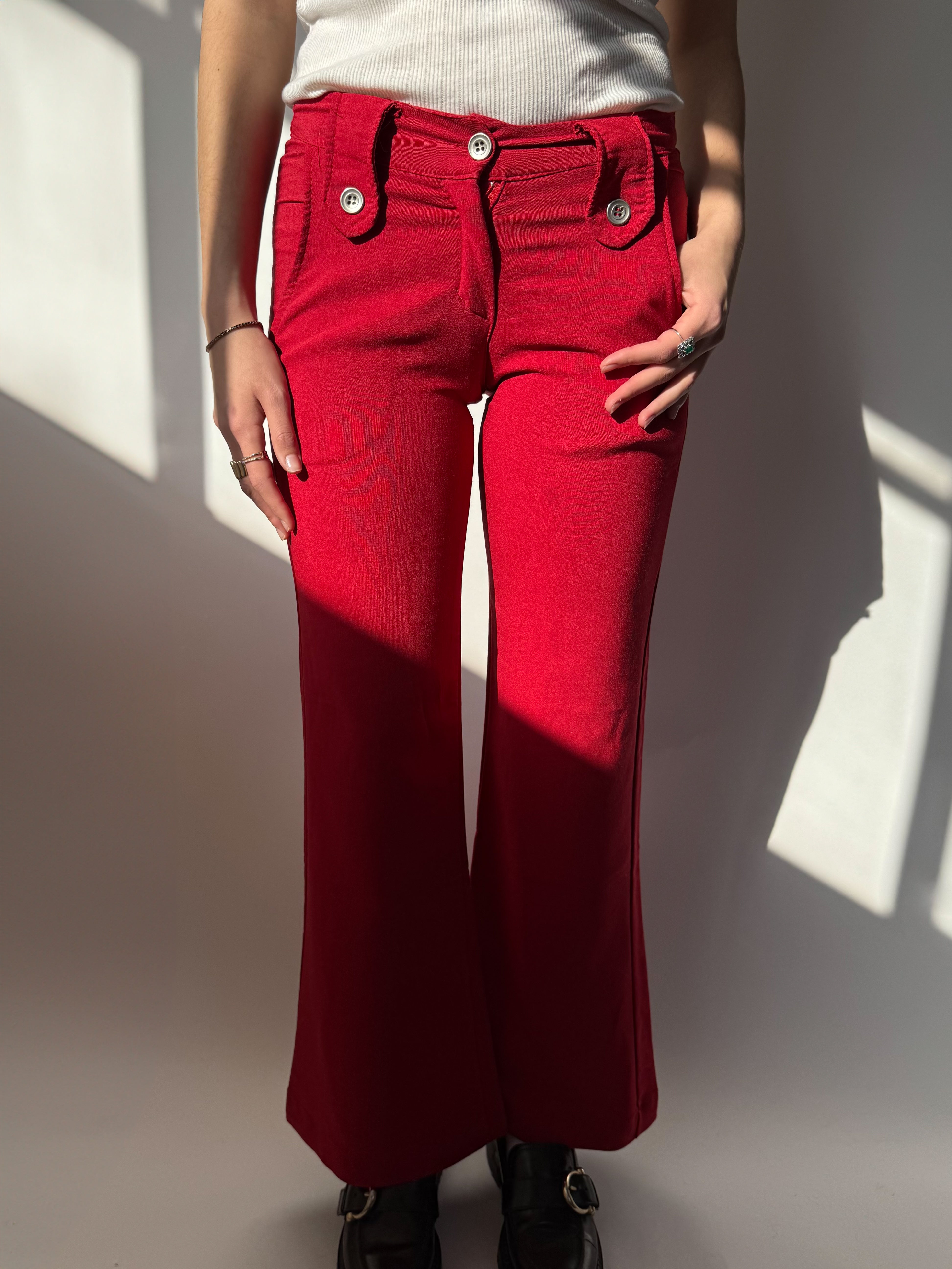 מכנסיים מתרחבים אדומים (32-34)