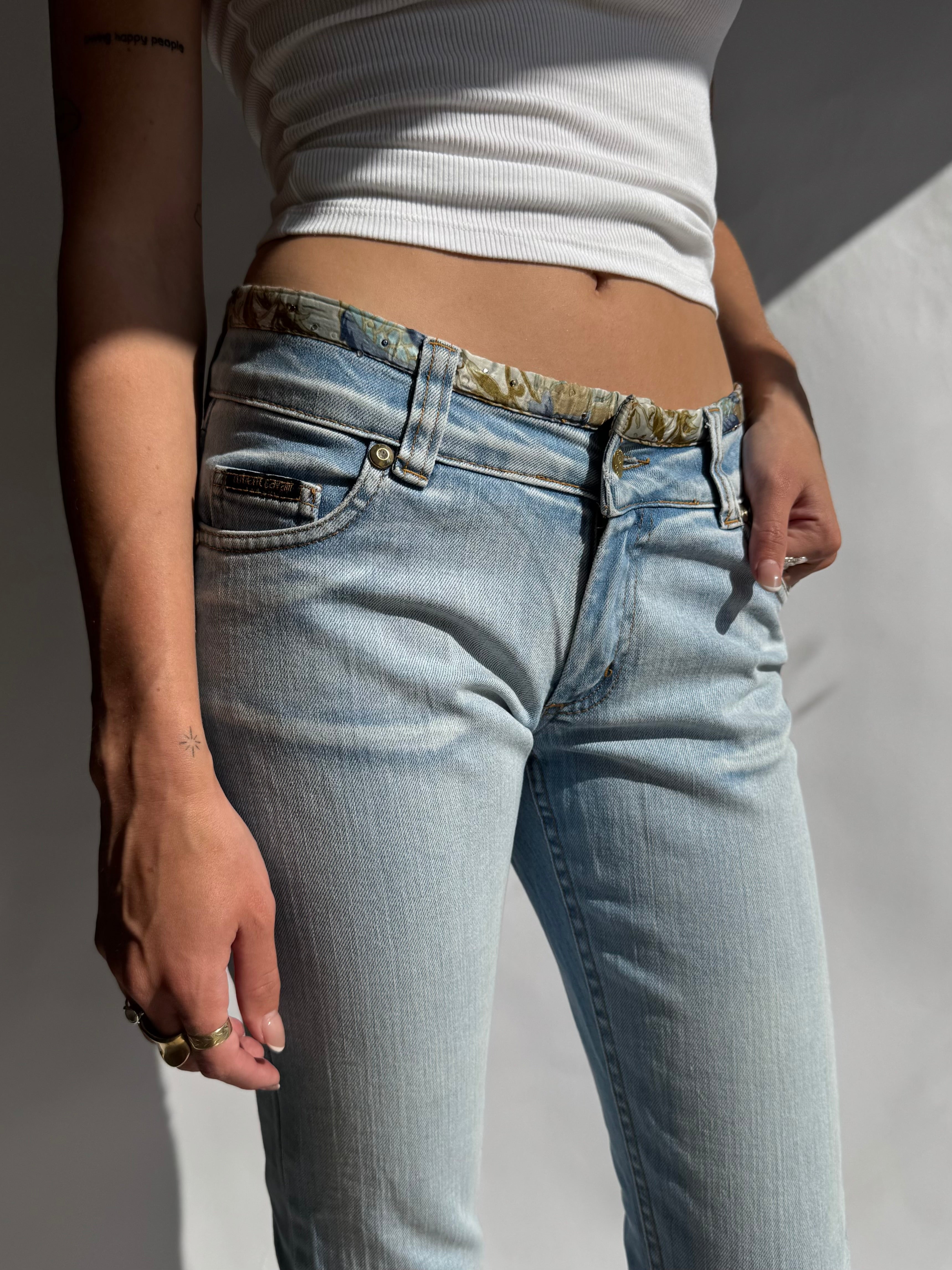 ג׳ינס 3/4 בשילוב בד מבריק Roberto Cavalli (34)