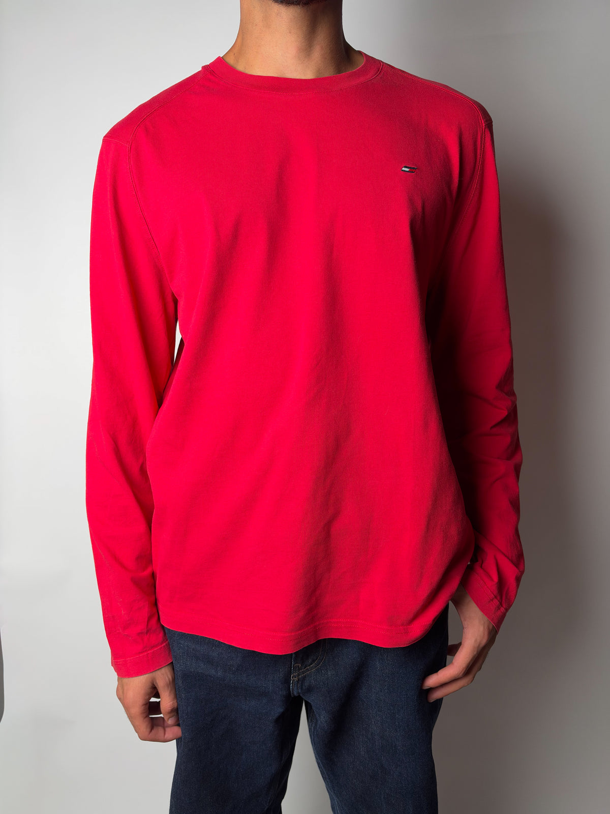 טי שרט אדומה ארוכה Tommy Hilfiger (L)
