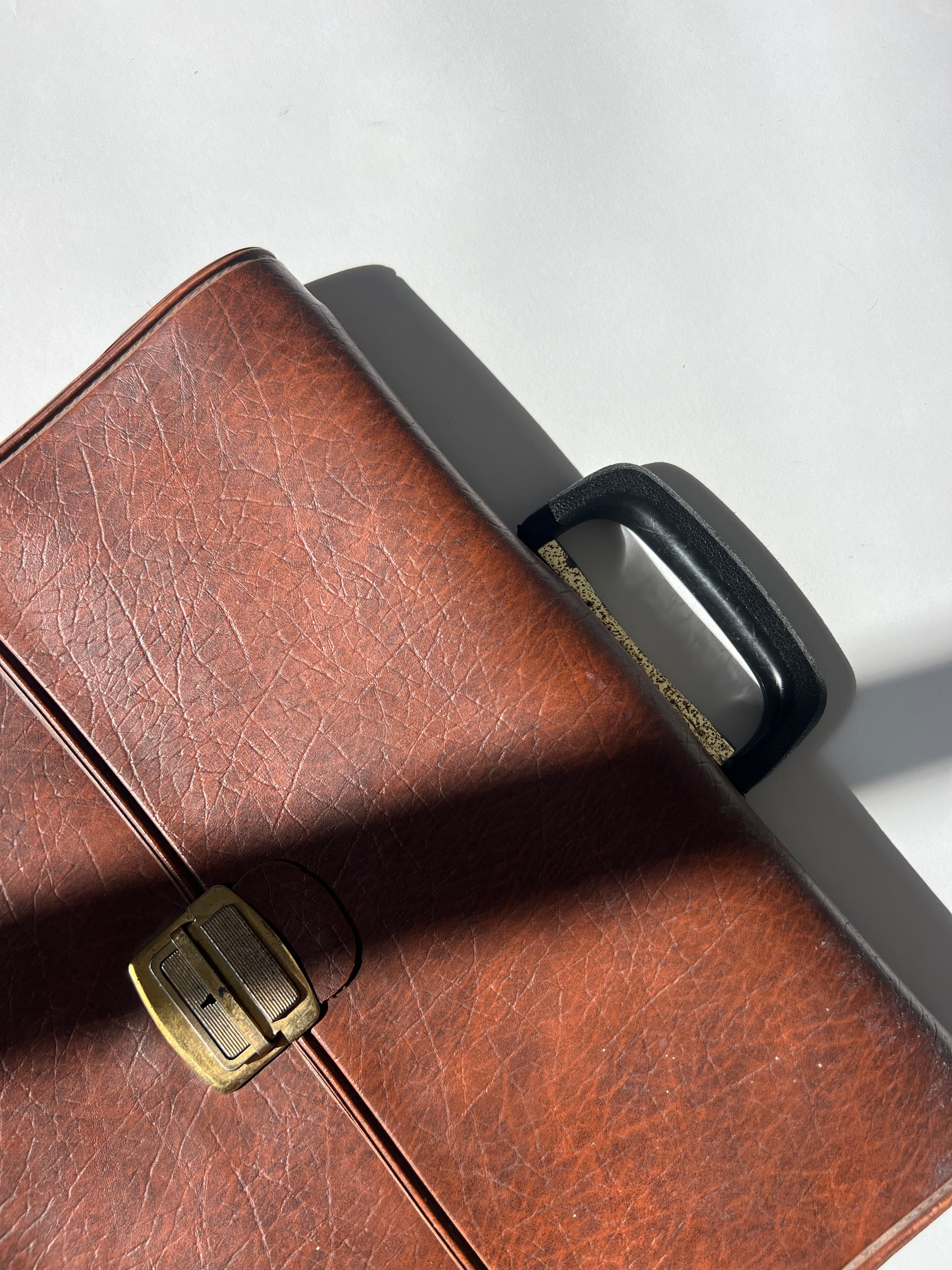 תיק משרד חום דמוי עור