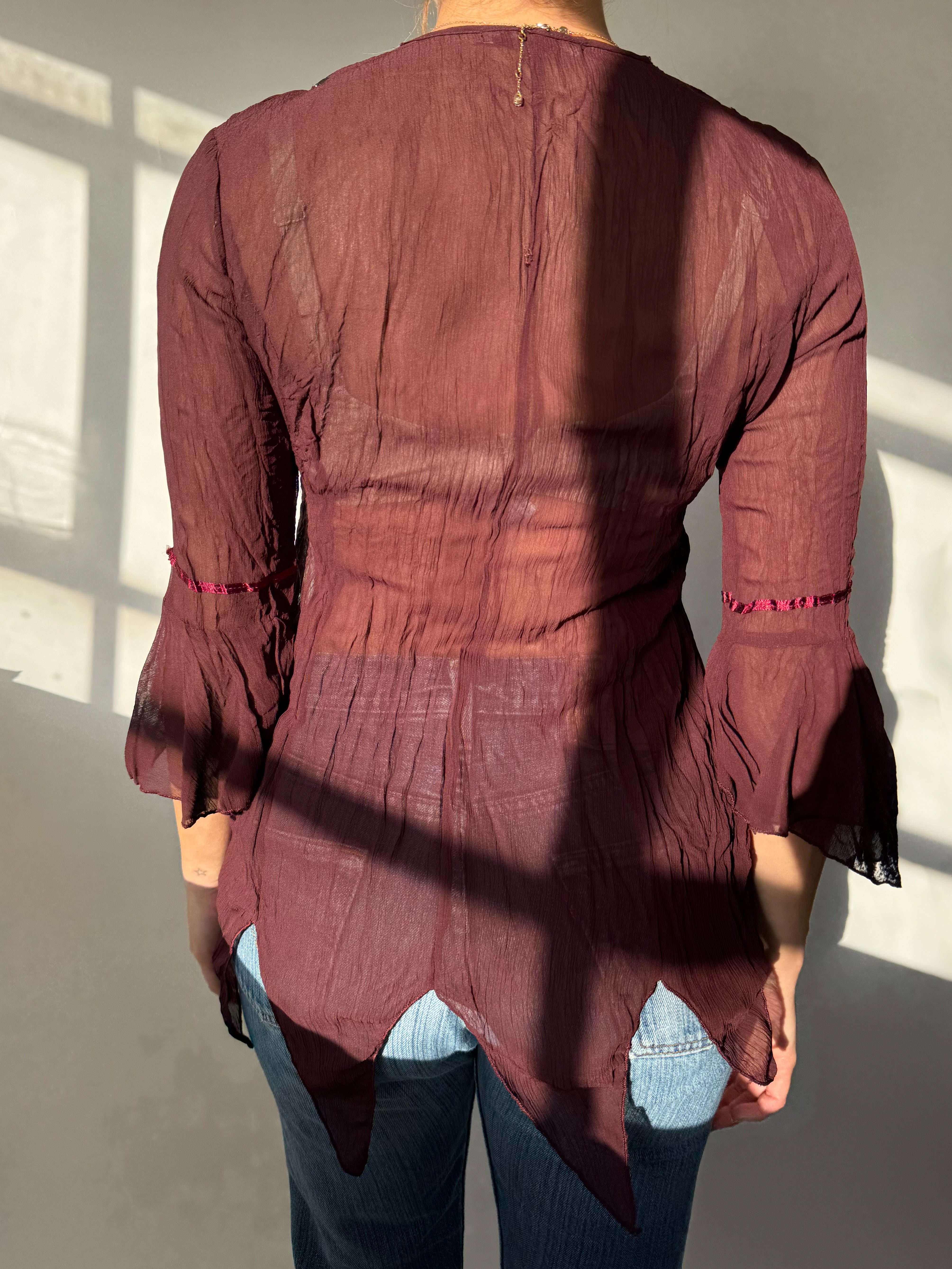 חולצת שיפון בשילוב עיטורי זהב (M)