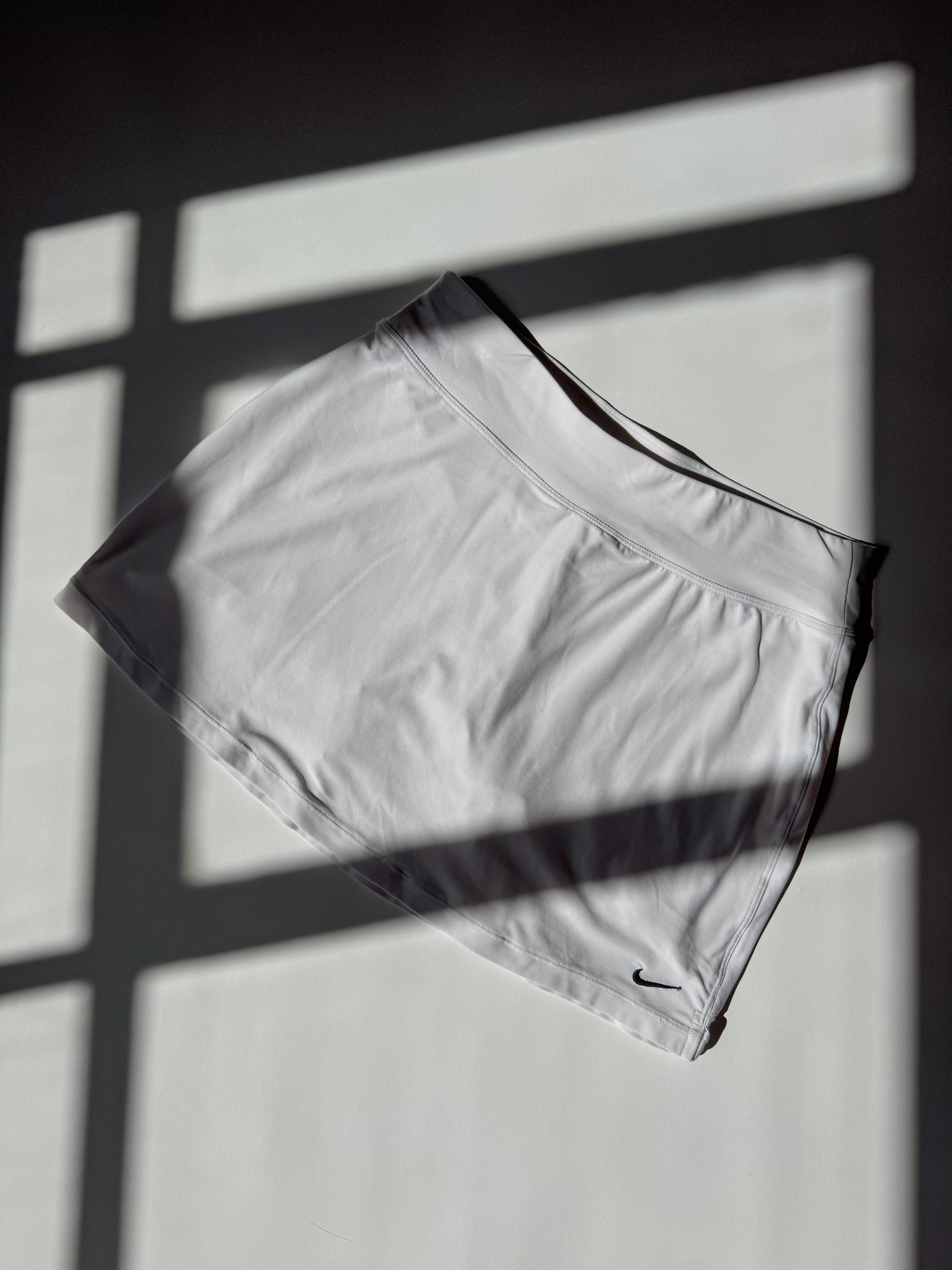 חצאית טניס Nike (40-42)