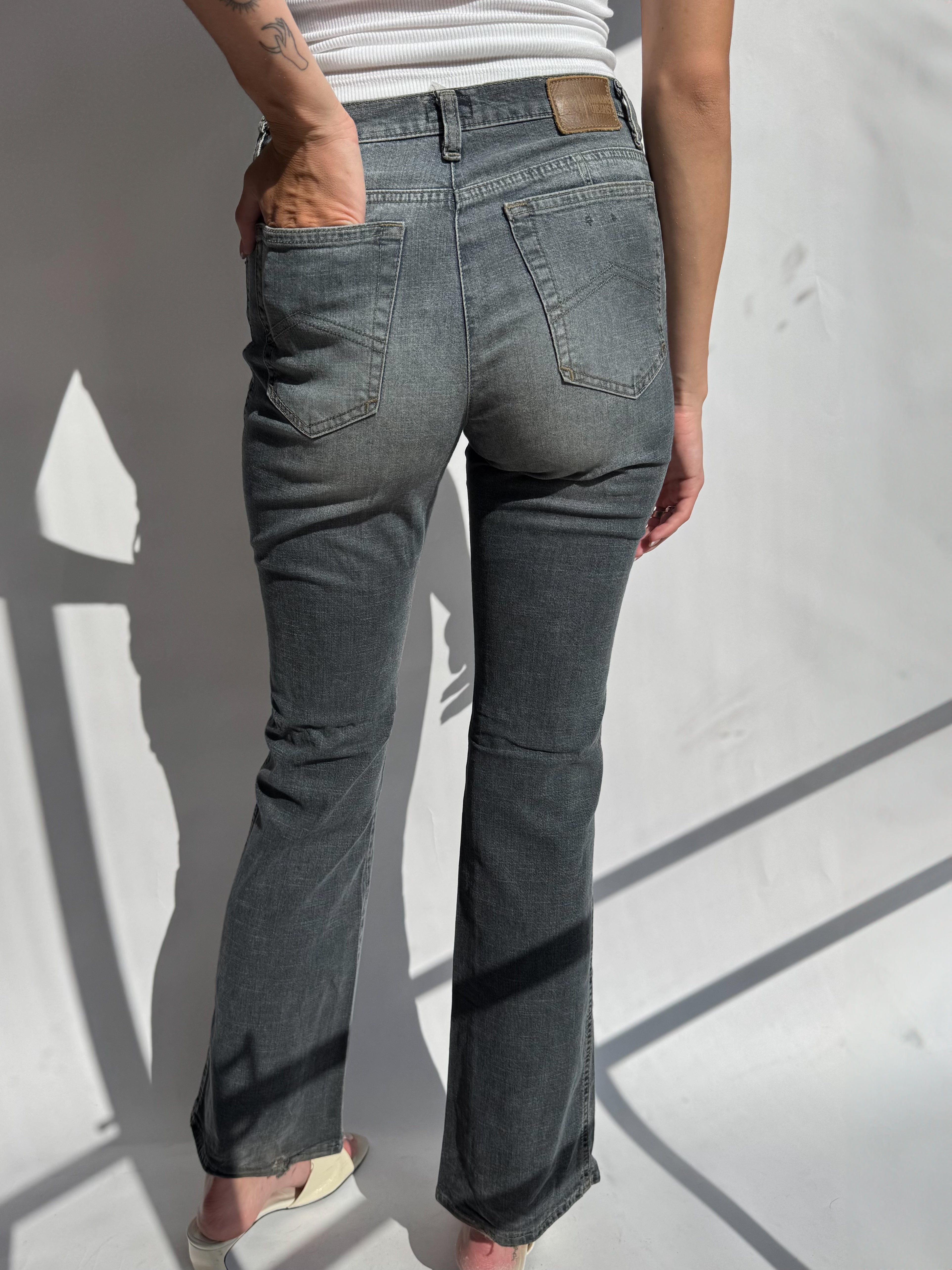 ג׳ינס אפור מתרחב Armani (36)