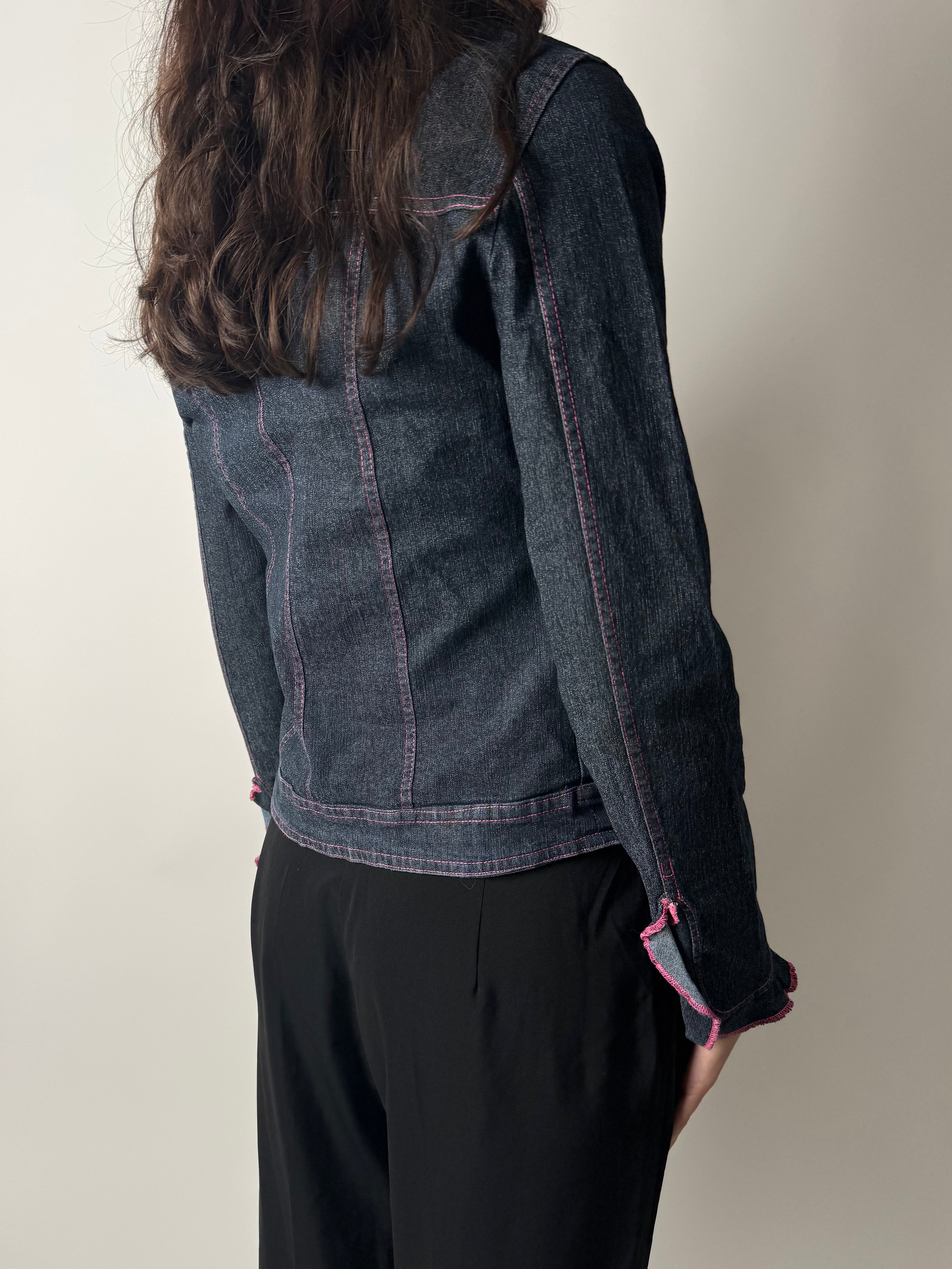 ג׳קט ג׳ינס עם תפרים ורודים (S)