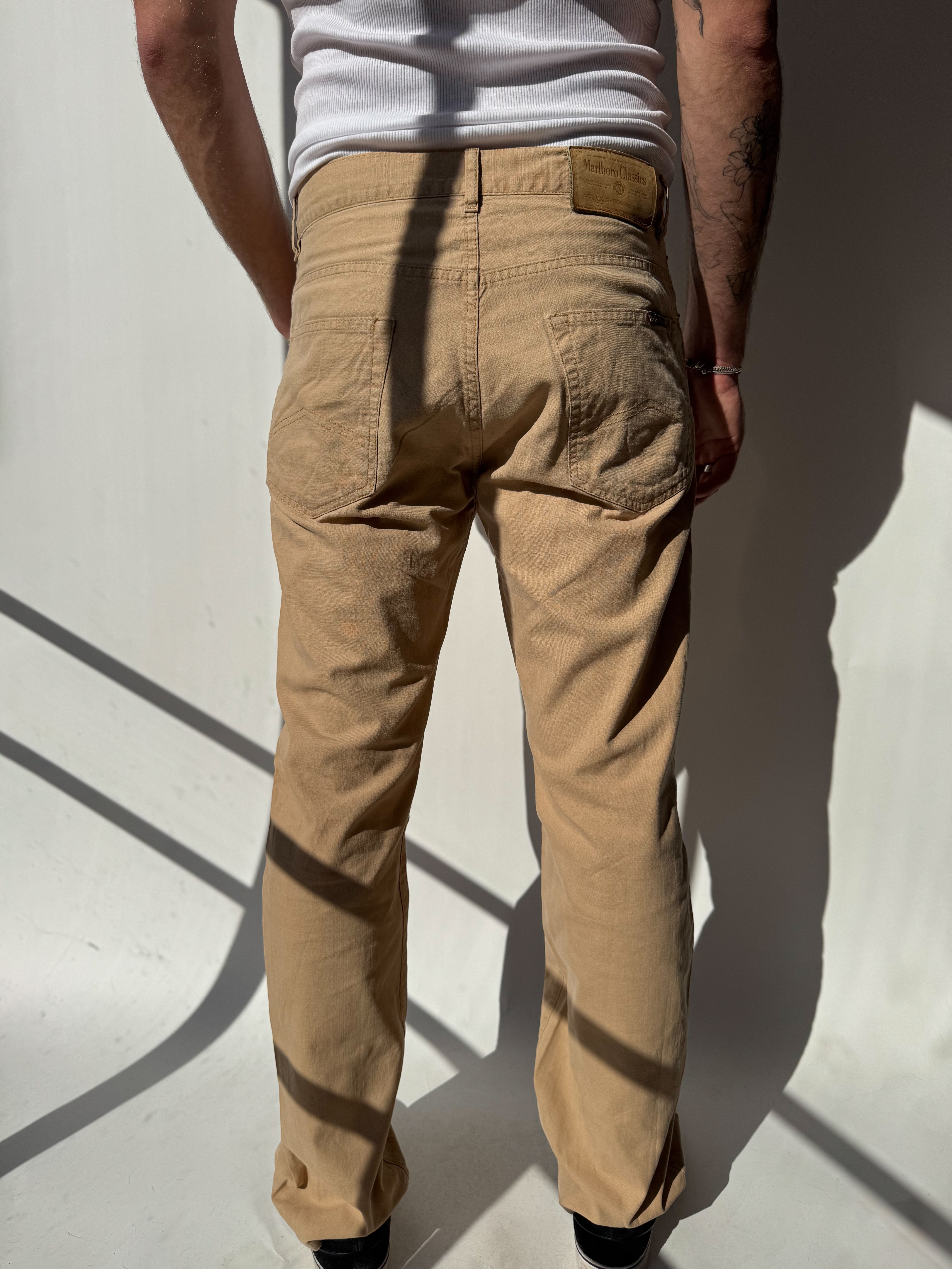 ג׳ינס בז׳ בגזרה ישרה Marlboro Classics (43)