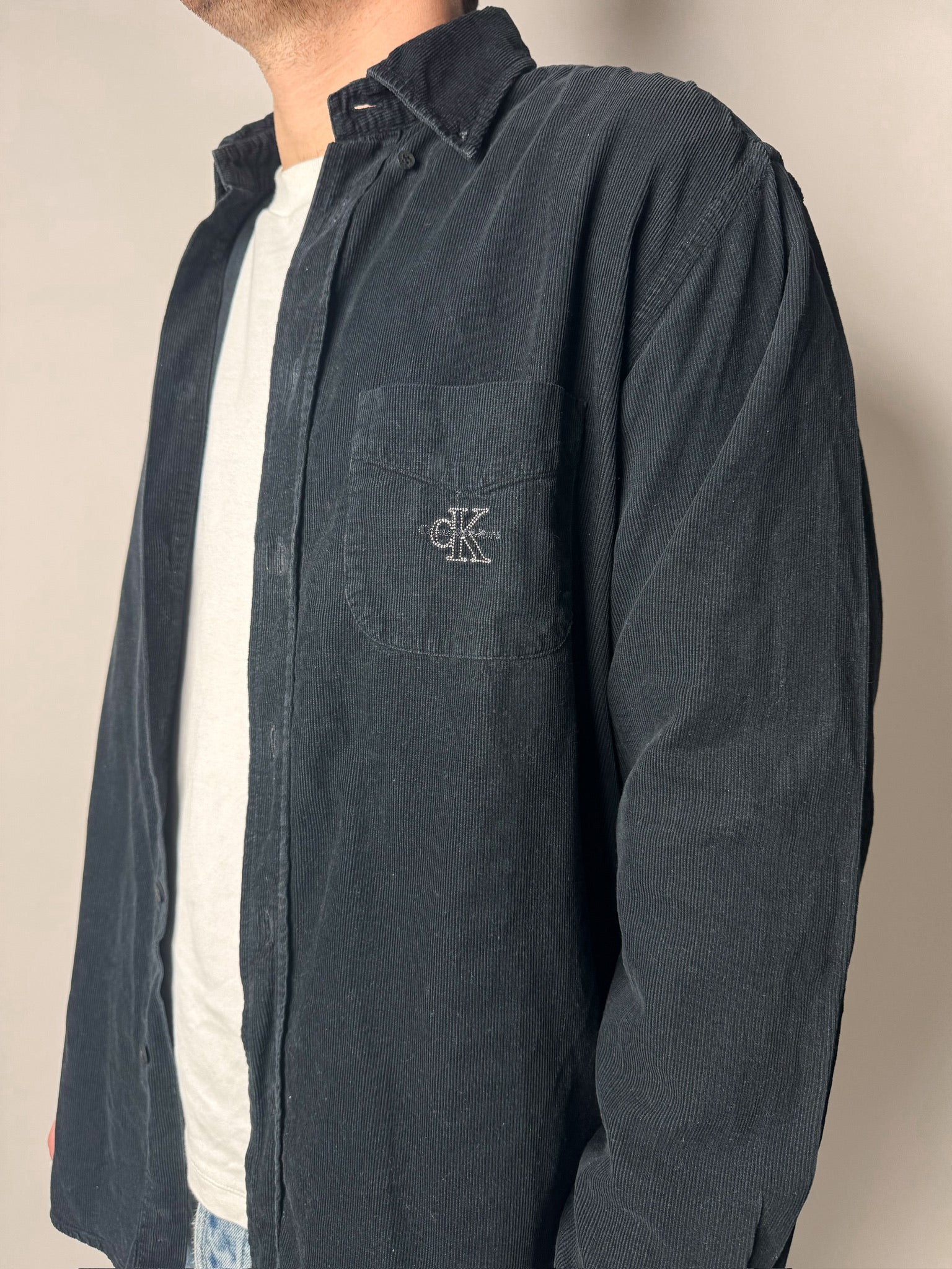 חולצת קורדרוי שחורה Calvin Klein (M)