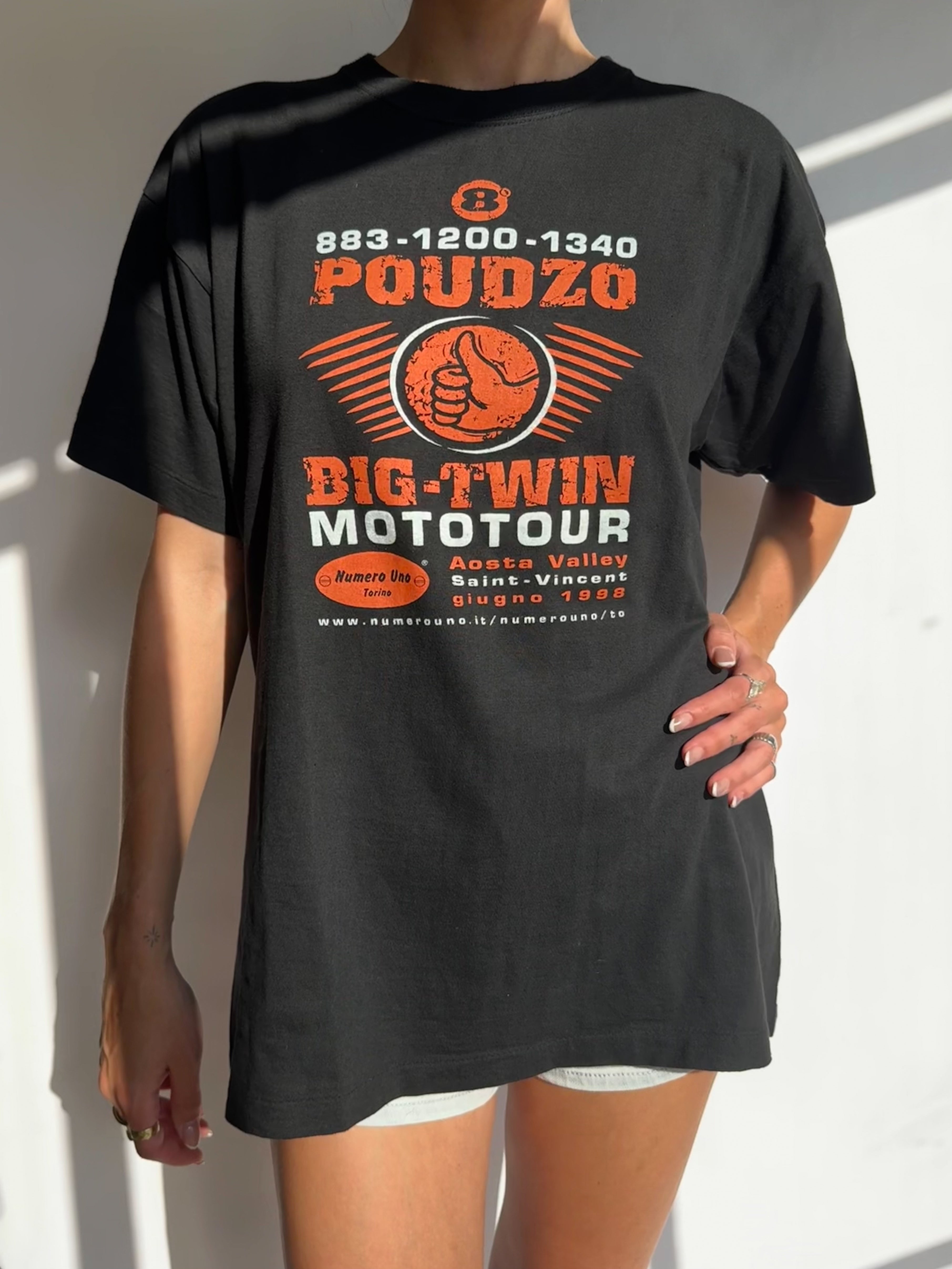 טי שרט שחורה בהדפס (M)