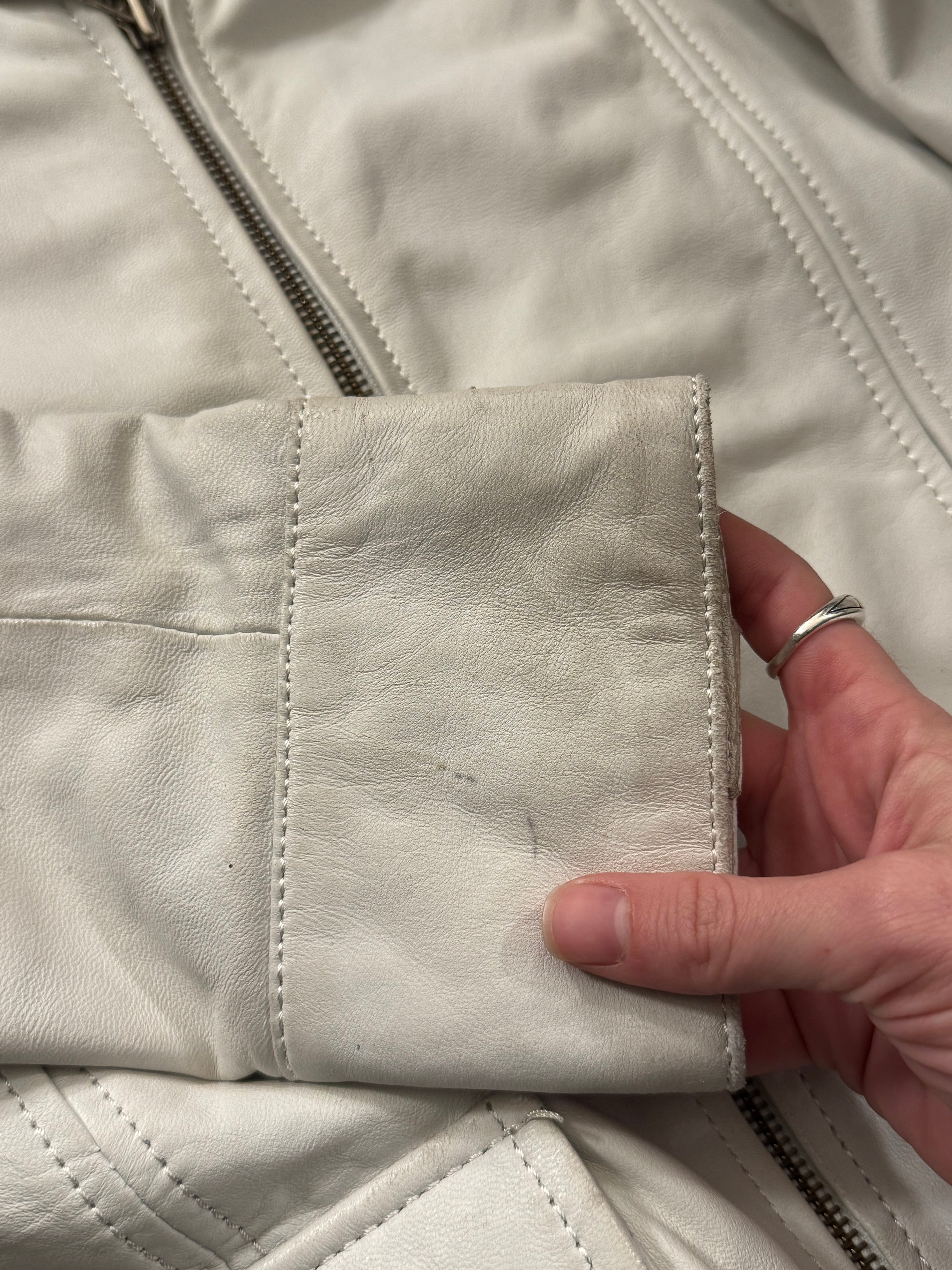 מעיל עור לבן (M)