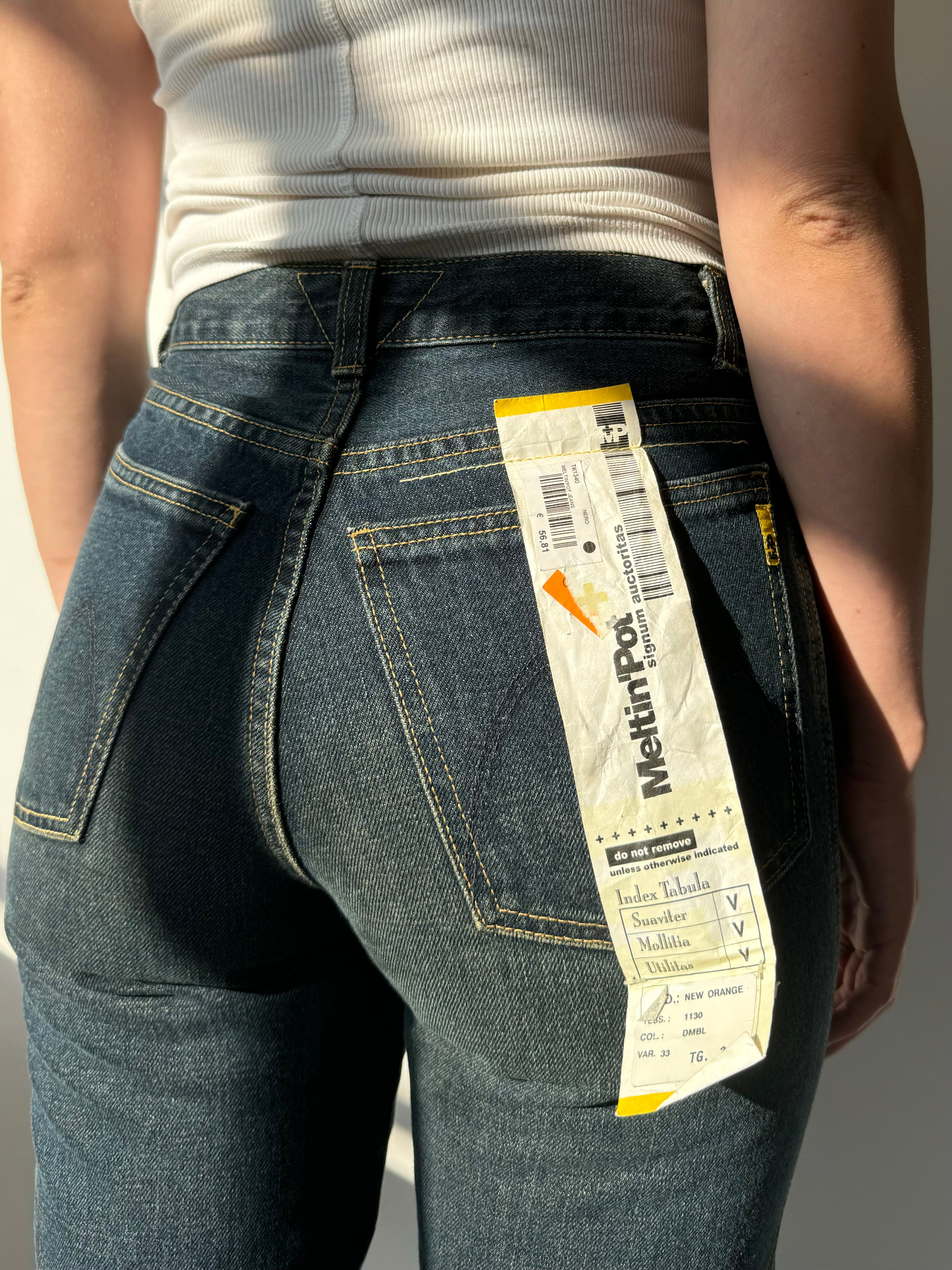 ג׳ינס כהה בגזרה ישרה (32-34)