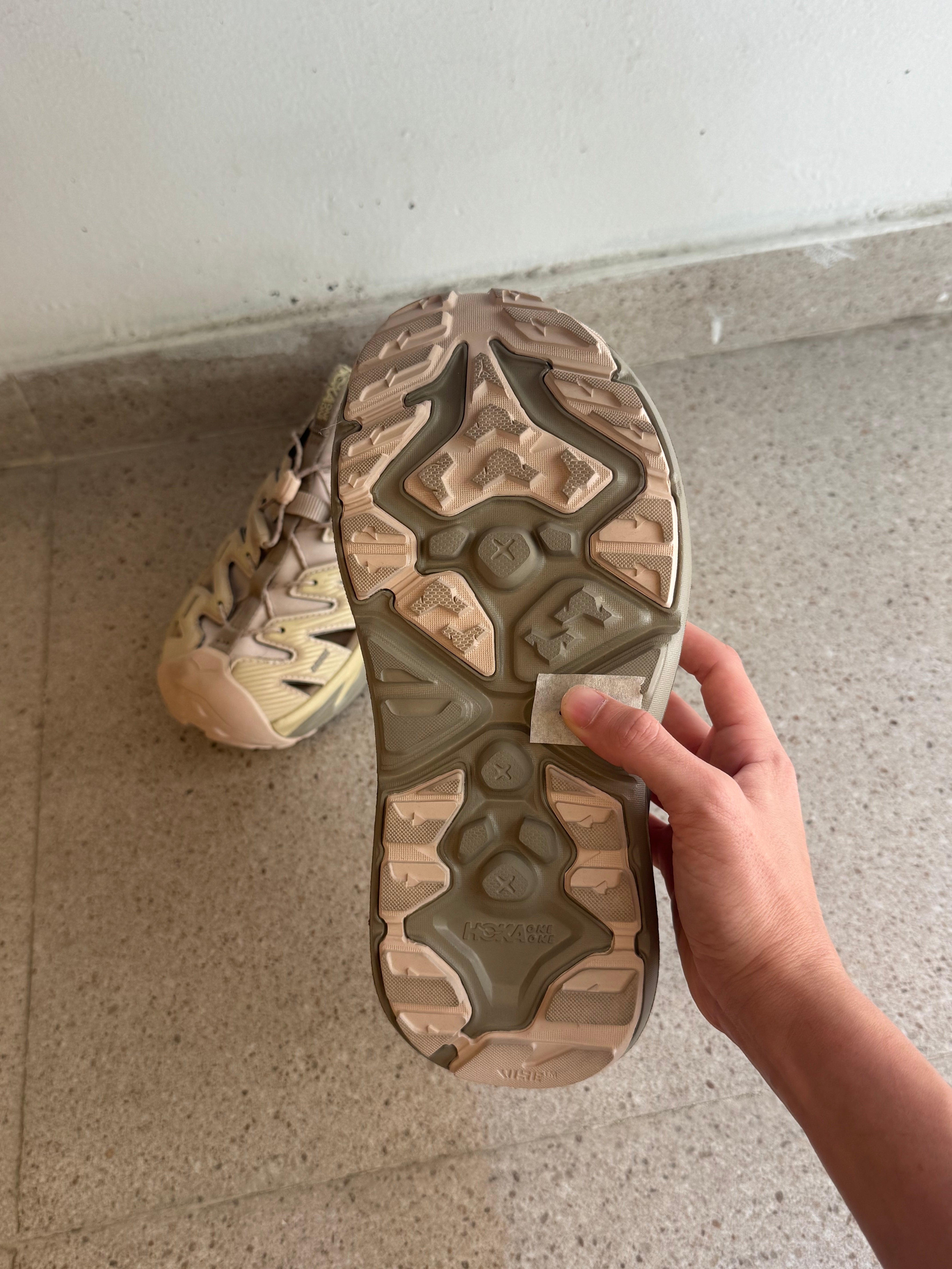 סנדלי סניקרס Hoka (41)