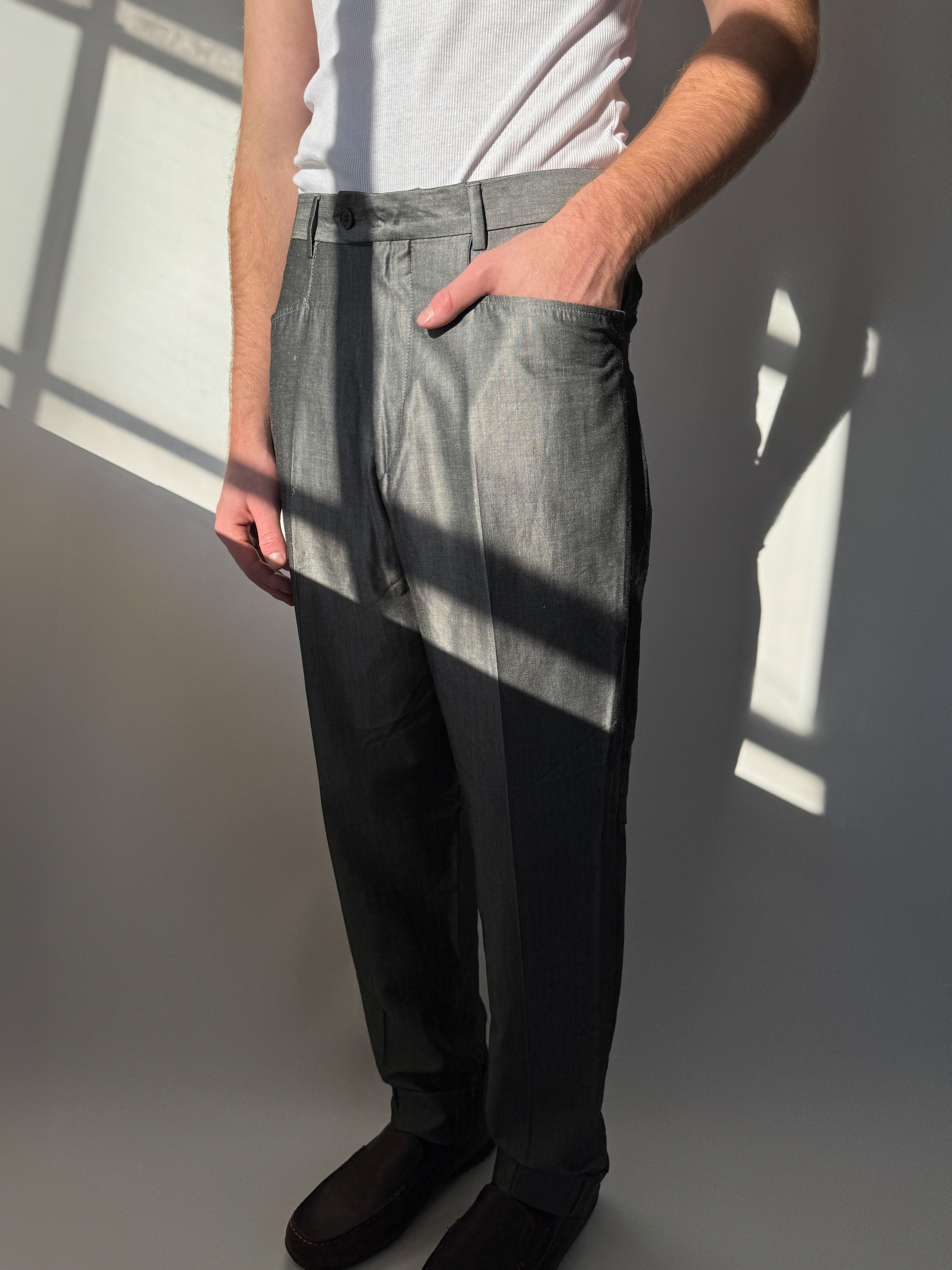 מכנסיים מחויטים כסופים (44)