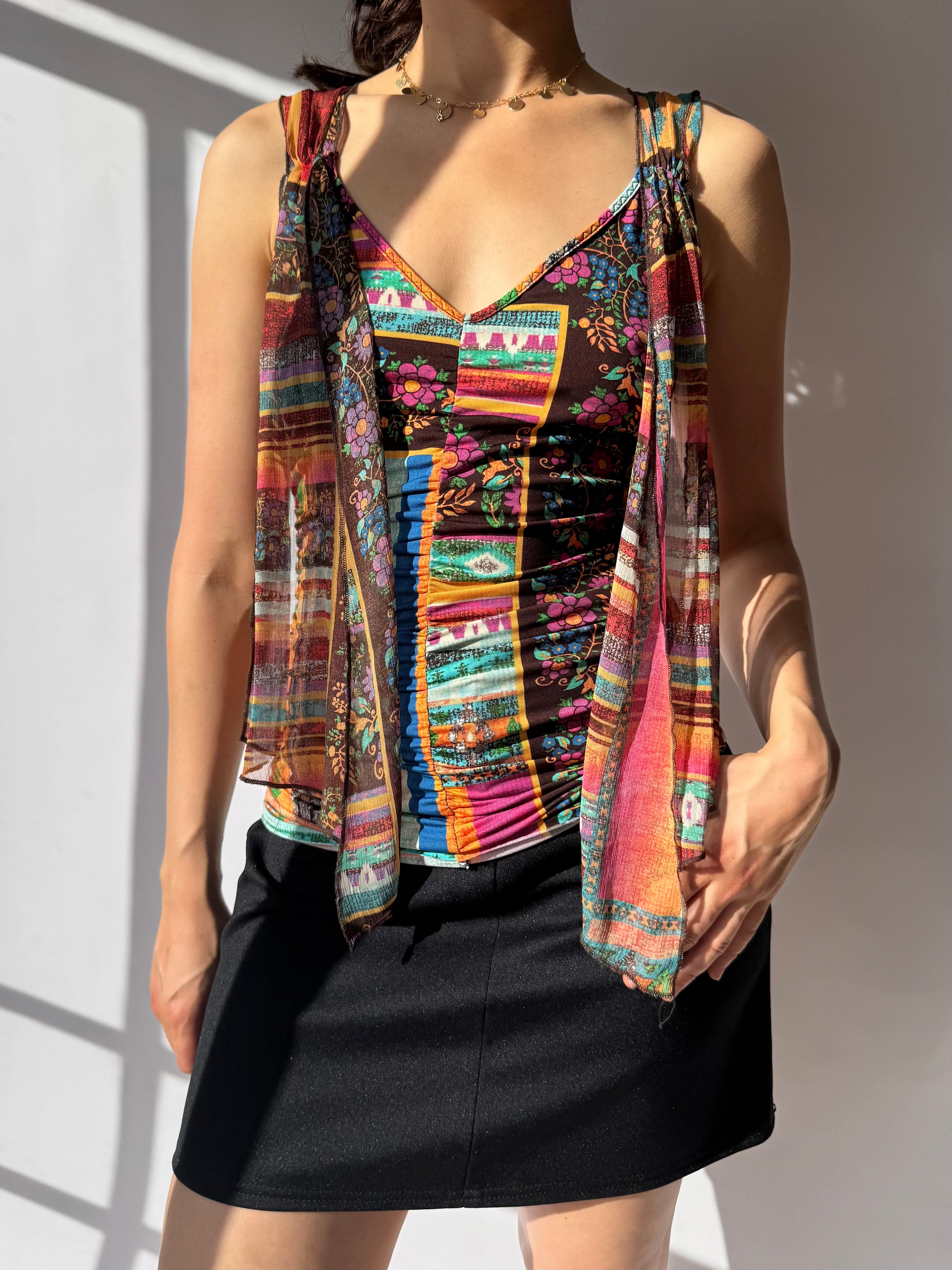 גופיה צבעונית בהדפס אתני (S)