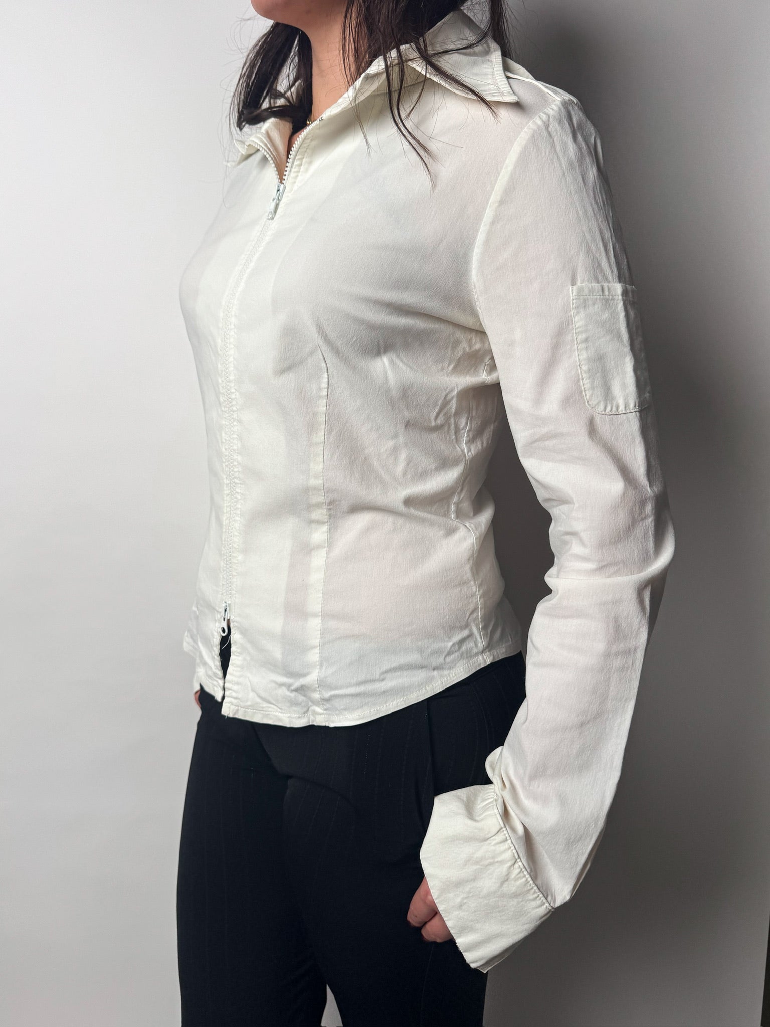 חולצת רוכסן מחוייטת (L)