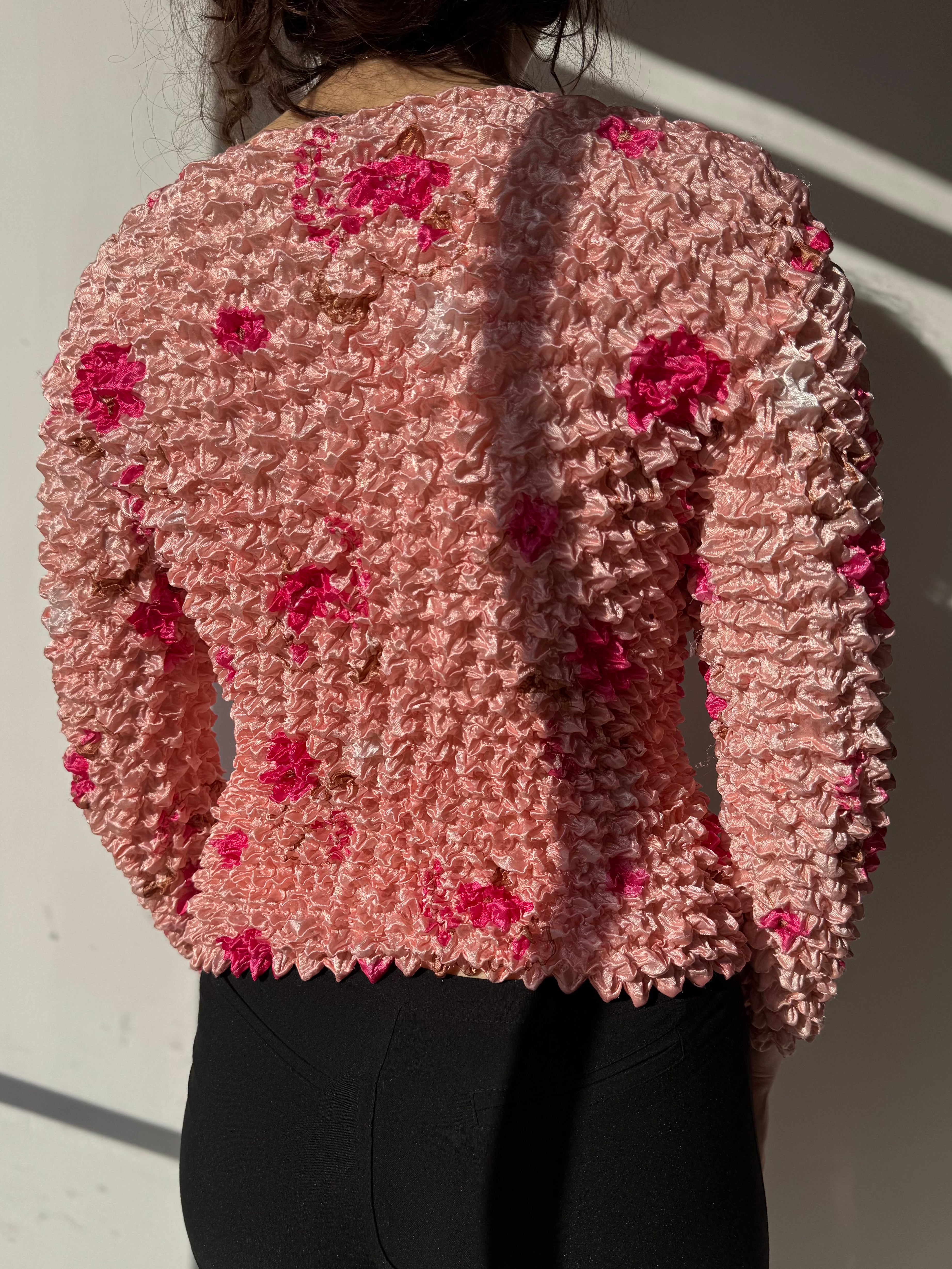 חולצת כיווצים פרחונית (XS)