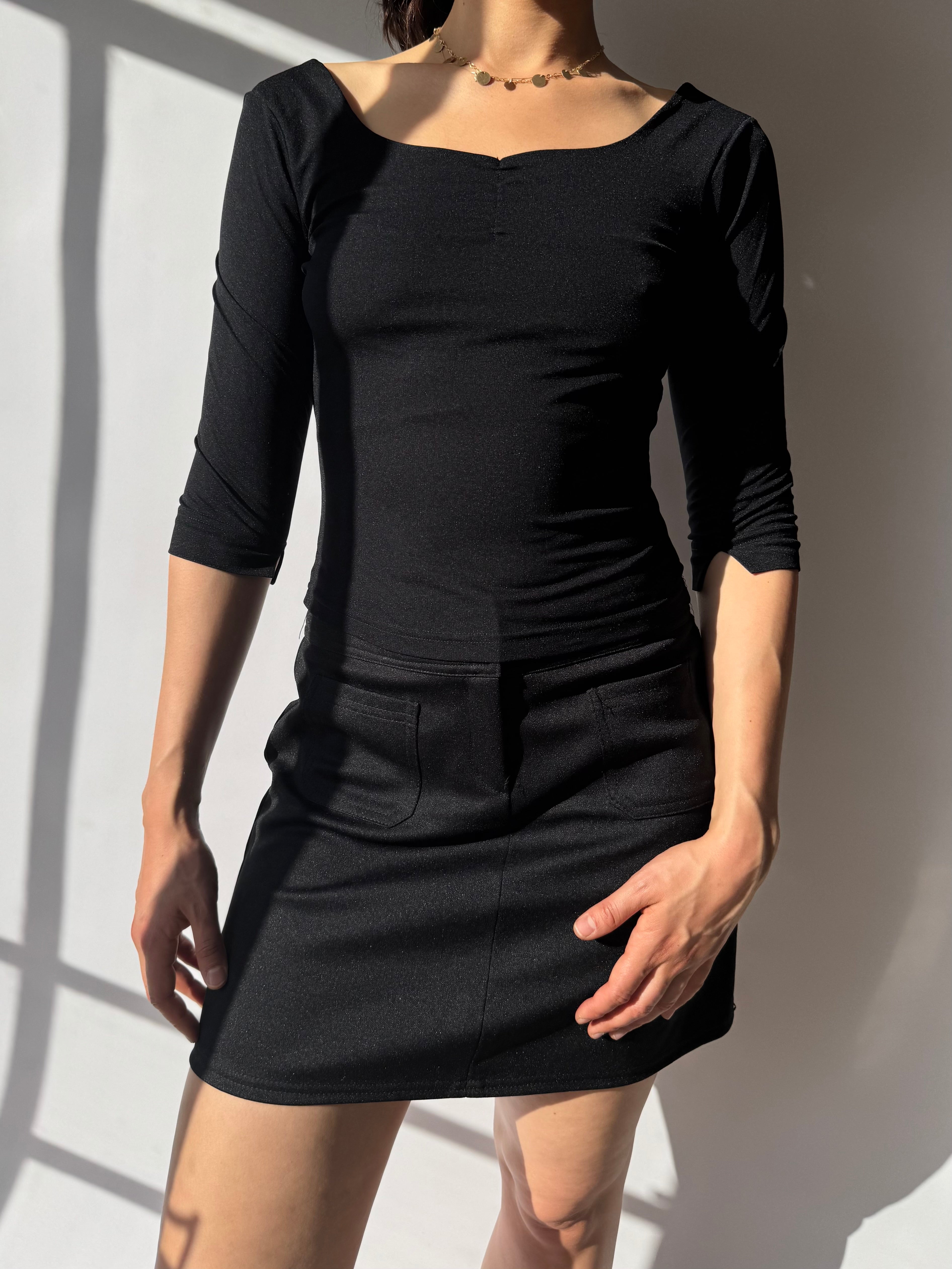 חולצה שחורה שרוולי 3/4 (M)