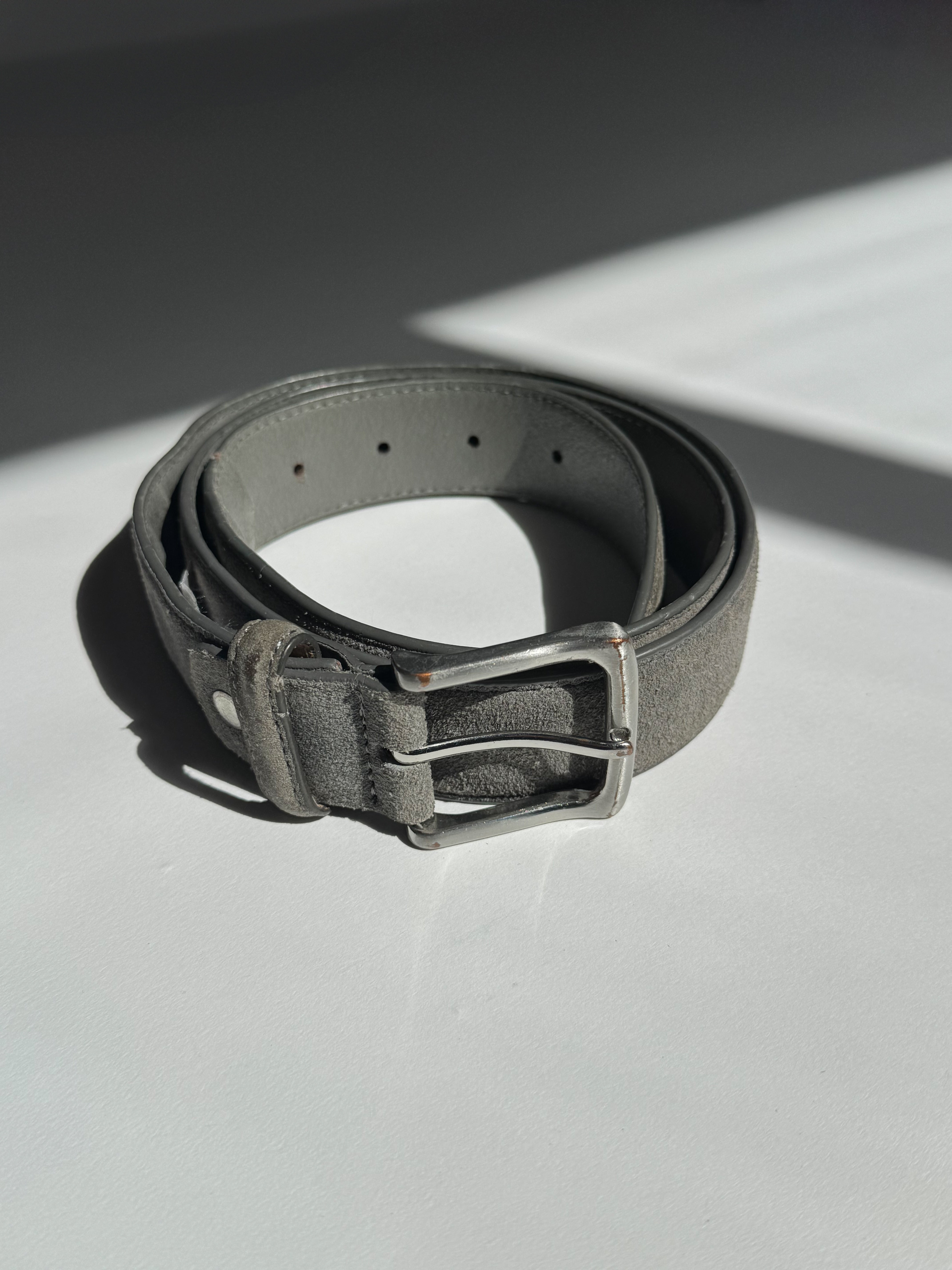 חגורת זמש אפורה (38-40)