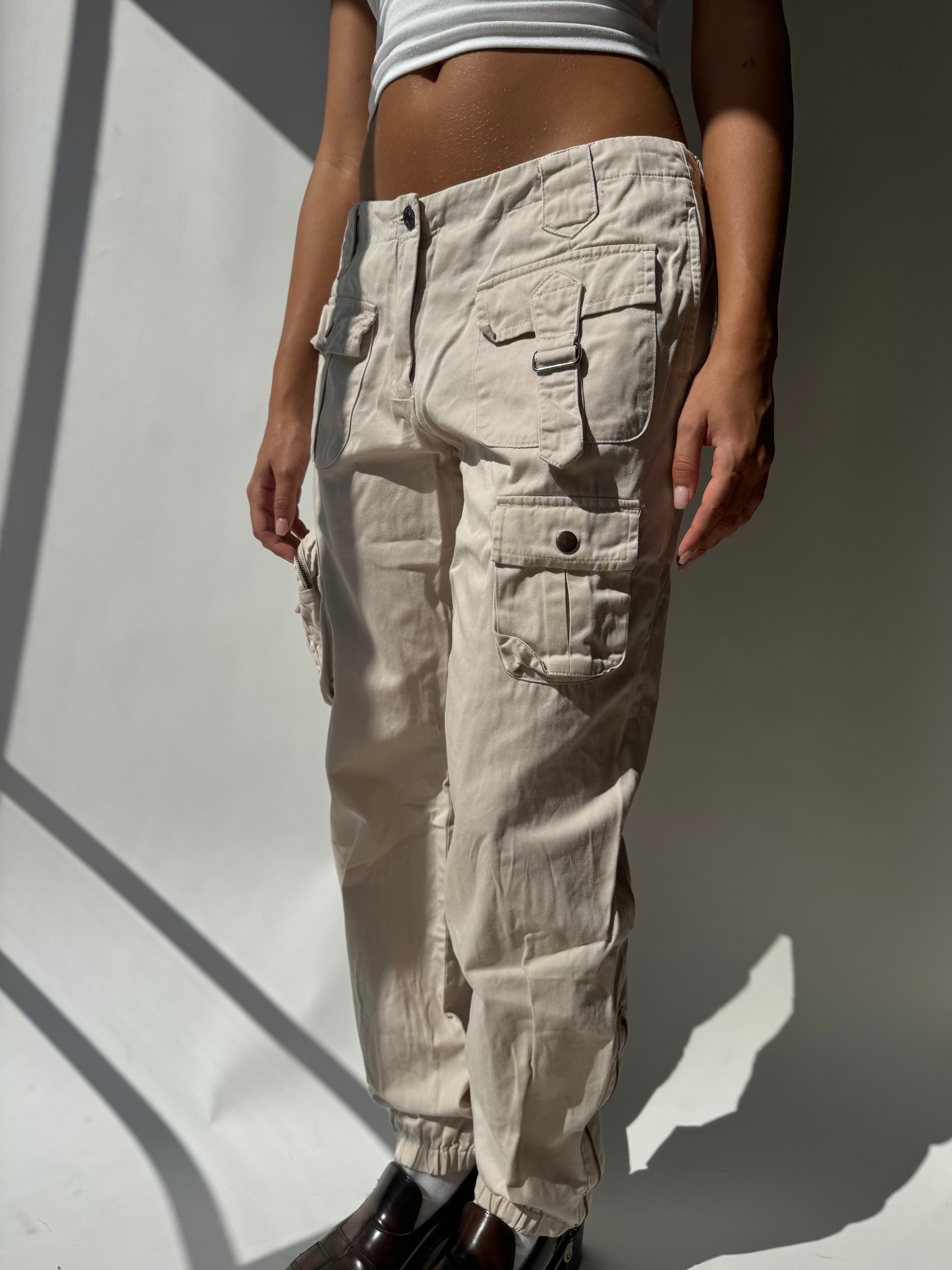 מכנסי דגמ״ח בגזרה נמוכה (42)